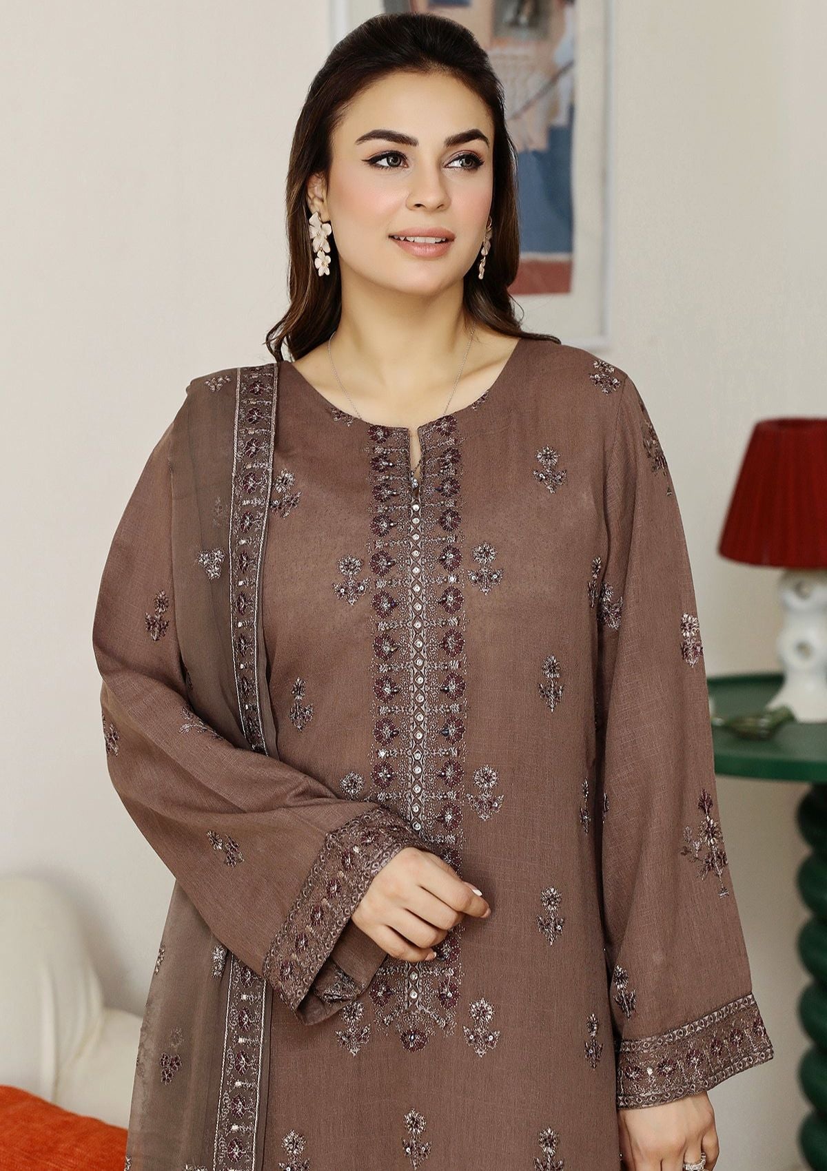 Noor-e-Fajar By Raeesa Apana Karandi'24 KR-111