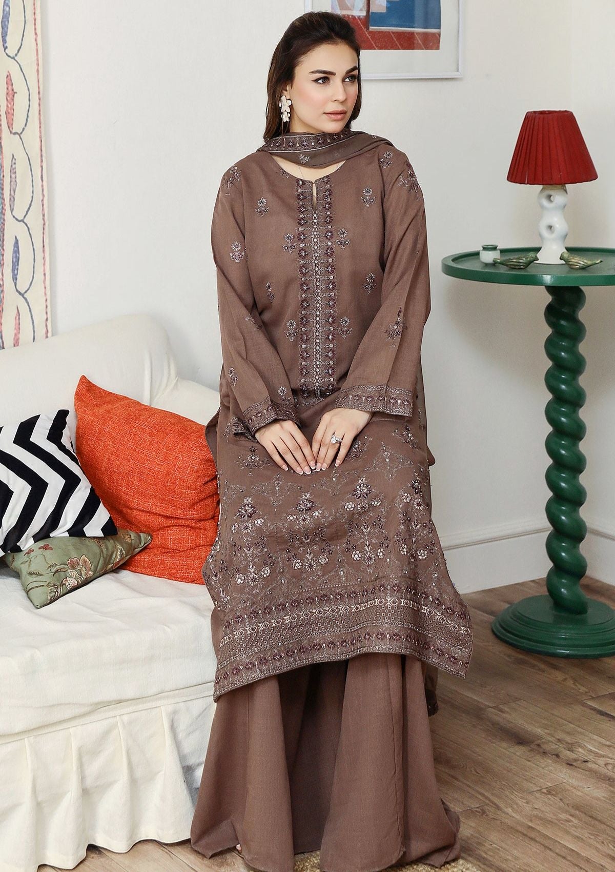 Noor-e-Fajar By Raeesa Apana Karandi'24 KR-111