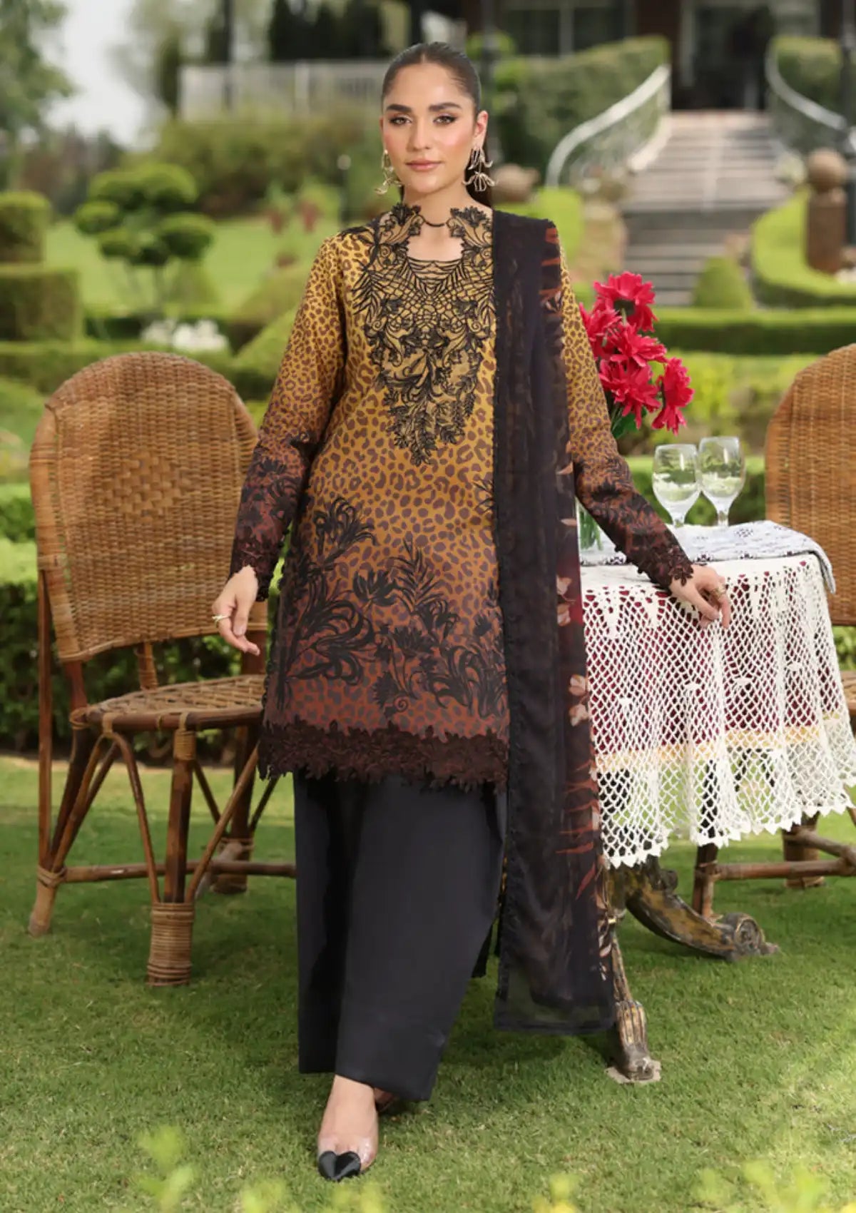 mohsin-saeed-fabrics-designer-daily-wear-formal-and-wedding-suits-within-budget-This-product-is-from-rang-rasiya-lifestyle-summer-edit25-hooria-is-available-on-Mohsin-saeed-fabrics-website.