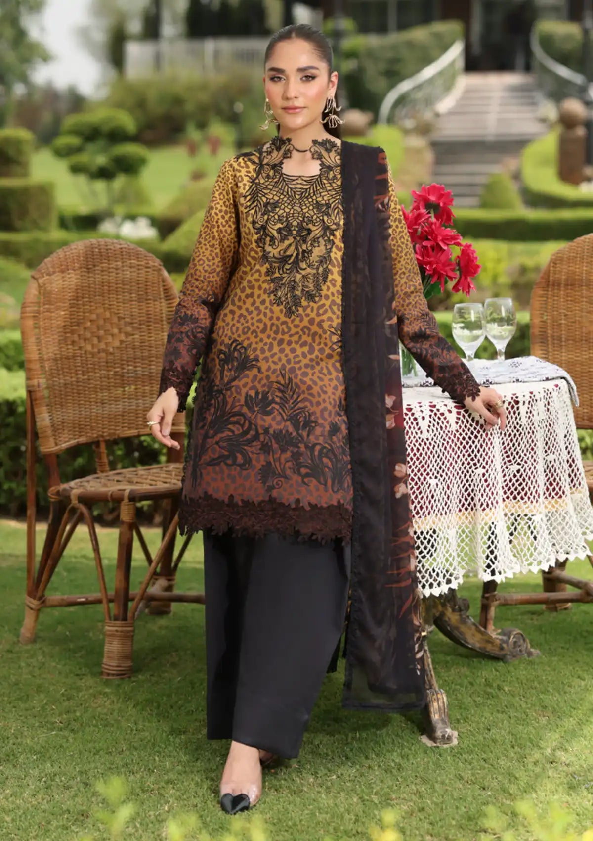 mohsin-saeed-fabrics-designer-daily-wear-formal-and-wedding-suits-within-budget-This-product-is-from-rang-rasiya-lifestyle-summer-edit25-hooria-is-available-on-Mohsin-saeed-fabrics-website.