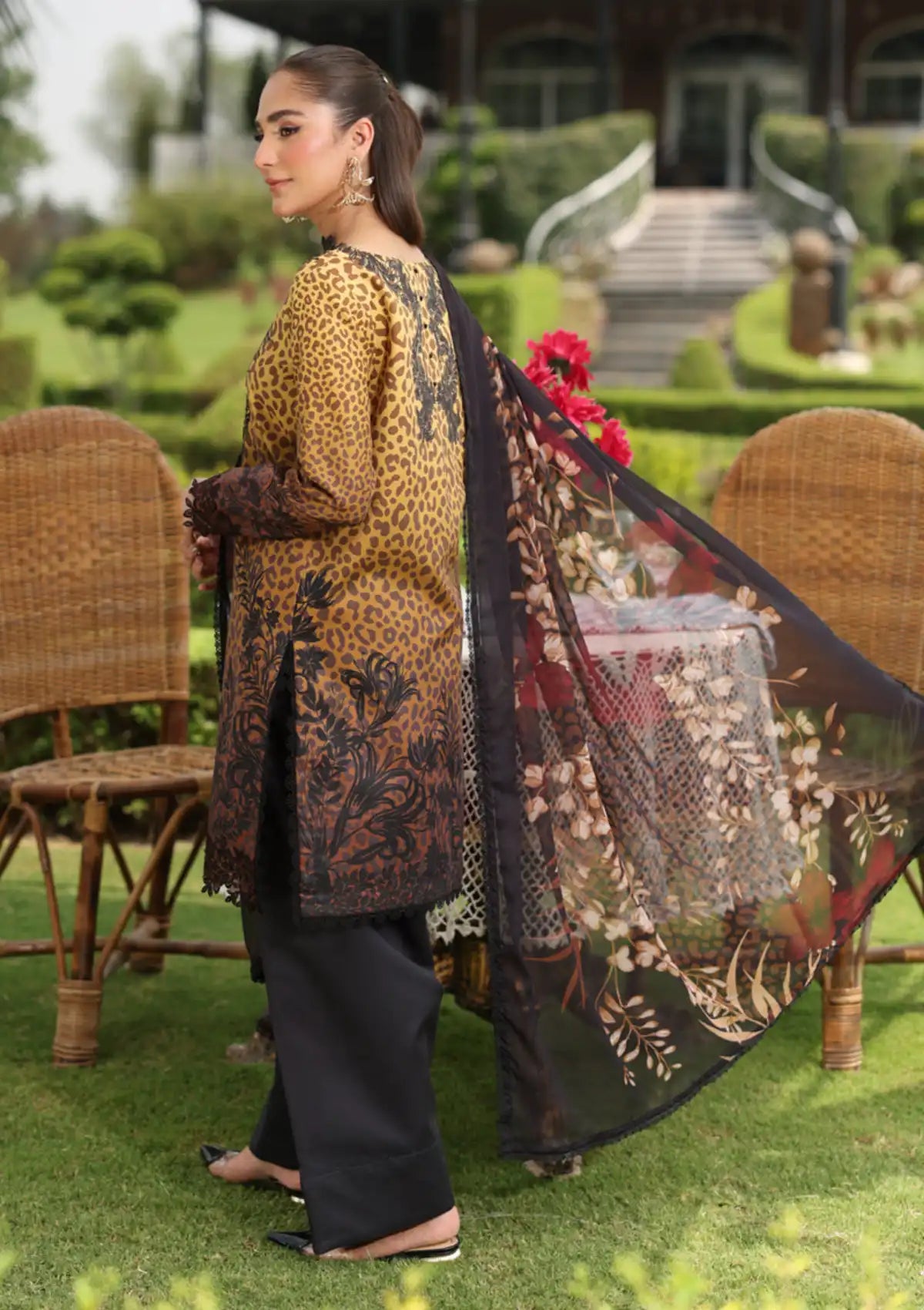 mohsin-saeed-fabrics-designer-daily-wear-formal-and-wedding-suits-within-budget-This-product-is-from-rang-rasiya-lifestyle-summer-edit25-hooria-is-available-on-Mohsin-saeed-fabrics-website.