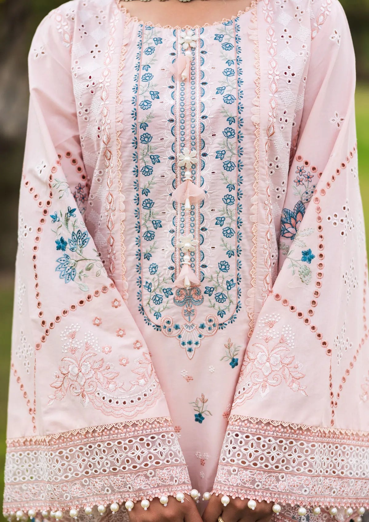 mohsin-saeed-fabrics-luxury-fashion-collection-daily-wear-wedding-and-formal-in-budget-This-product-is-from-paras-by-pasha-lawn25-is-available-on-Mohsin-saeed-fabrics-website.