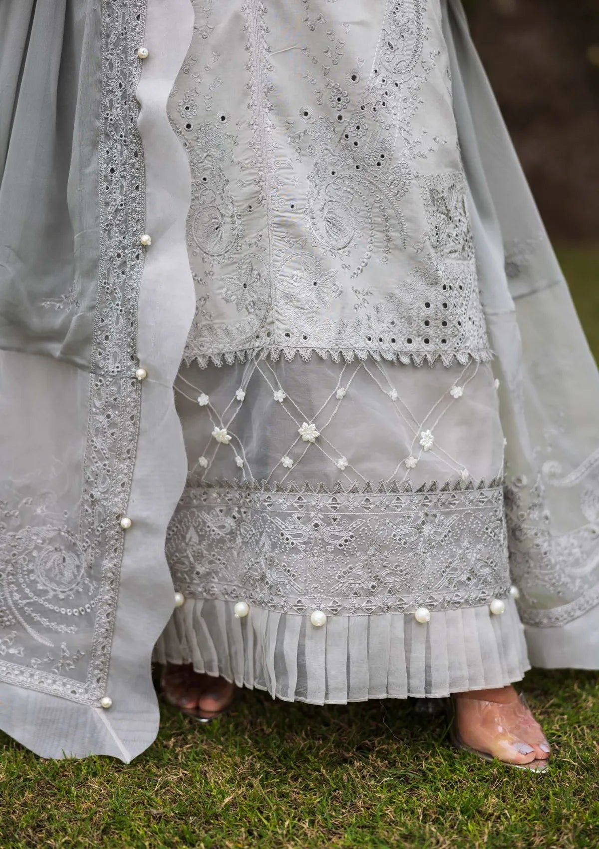 mohsin-saeed-fabrics-luxury-fashion-collection-daily-wear-wedding-and-formal-in-budget-This-product-is-from-paras-by-pasha-lawn25-ash-bloom-is-available-on-Mohsin-saeed-fabrics-website.