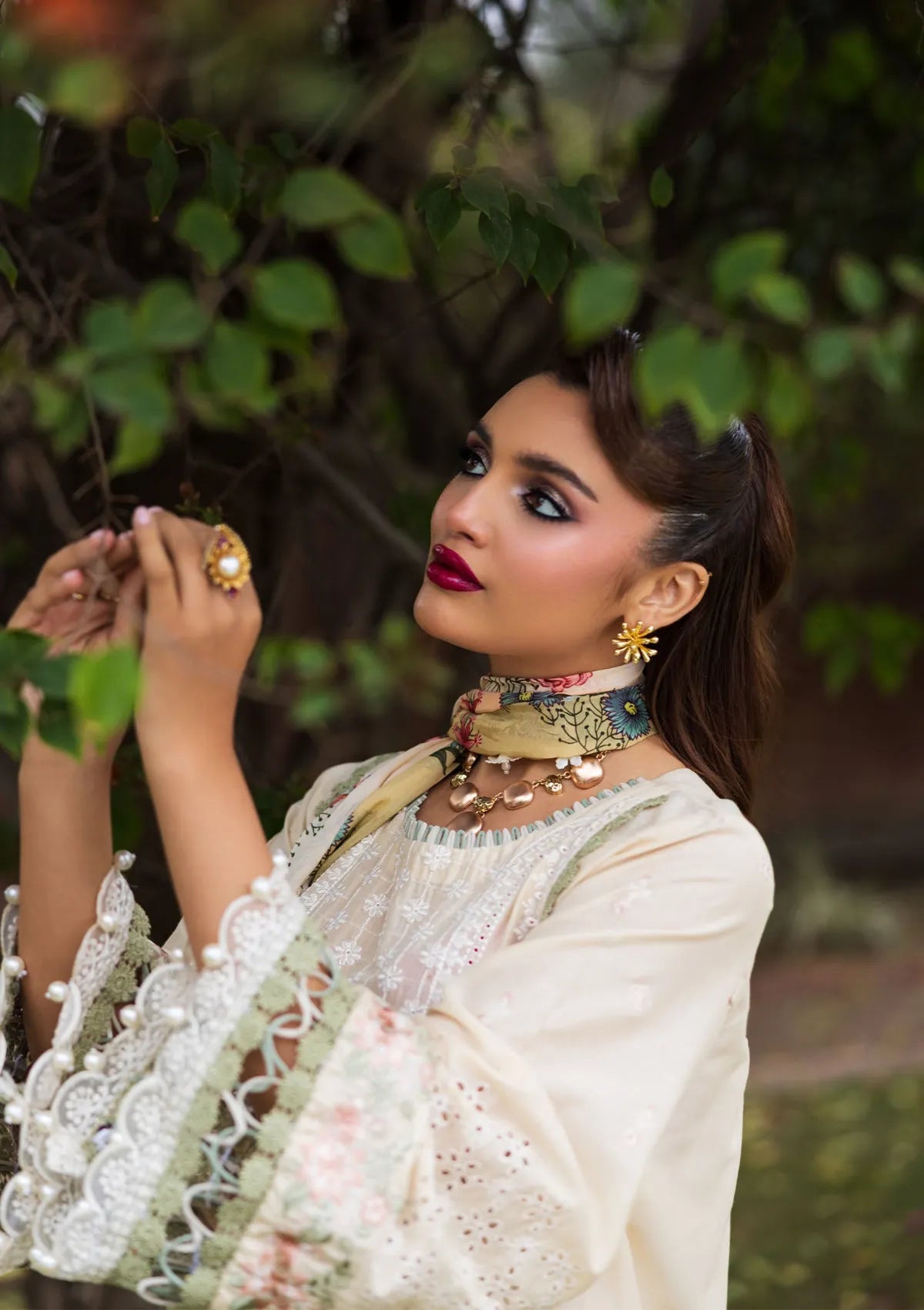 mohsin-saeed-fabrics-luxury-fashion-collection-daily-wear-wedding-and-formal-in-budget-This-product-is-from-paras-by-pasha-lawn25-snowdrop-bloom-is-available-on-Mohsin-saeed-fabrics-website.