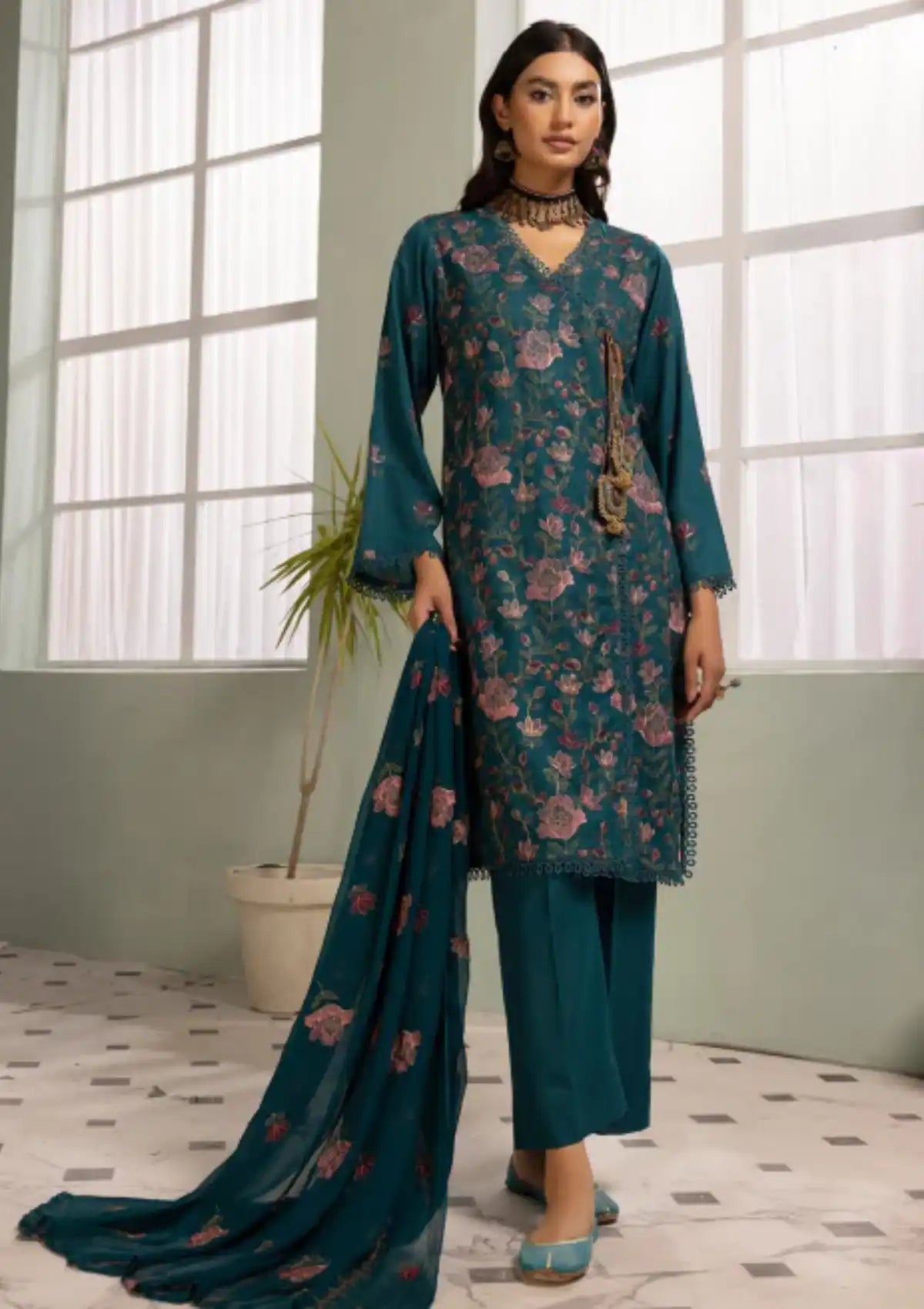 Khoobsurat Emb Karandi'23 K-1005 - Mohsin Saeed Fabrics