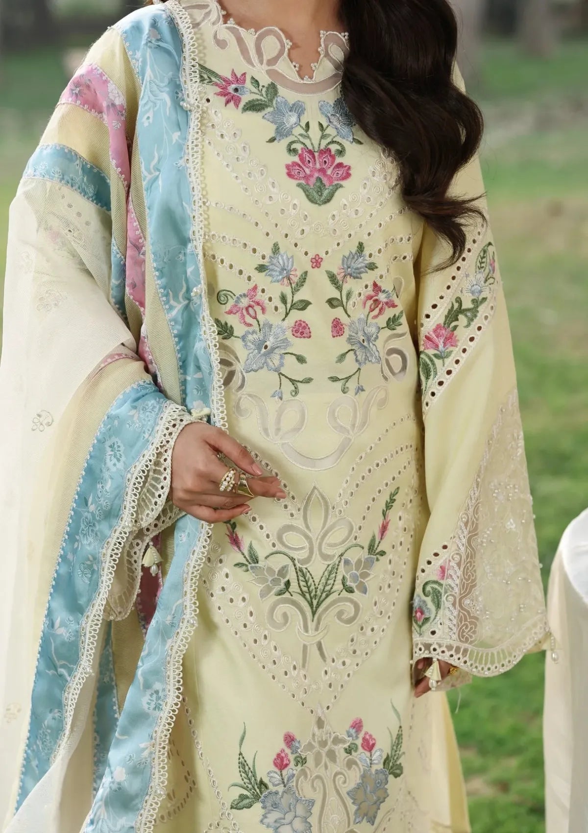 Sardinia Tales Of Petals'26 D-1503A DAISY DREAM