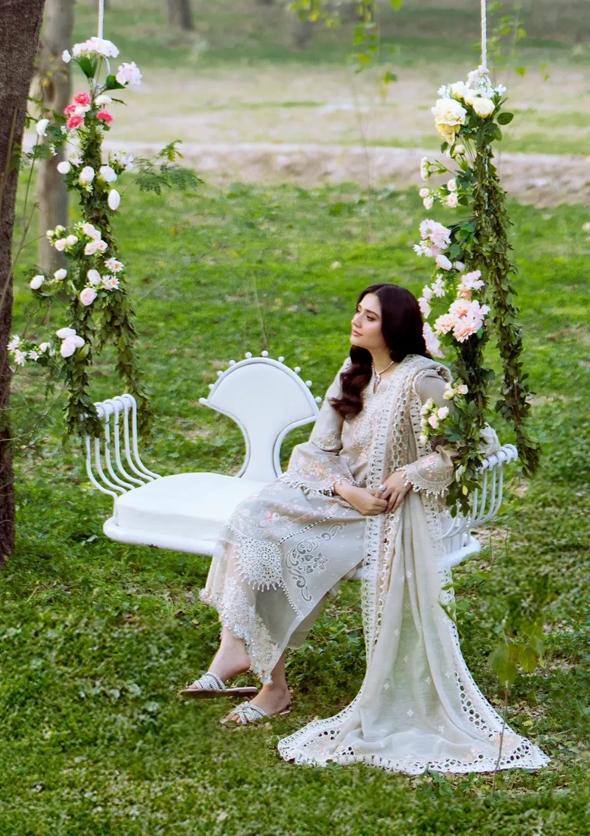 mohsin-saeed-fabrics-is-selling-online-and-in stores-Luxury-daily-wear-wedding-wear-formal-wear-in-budgeted-price-This-product-is-from-bin-ilyas-freesia-emb-lawn25-104-b-is-available-on-Mohsin-saeed-fabrics-website.