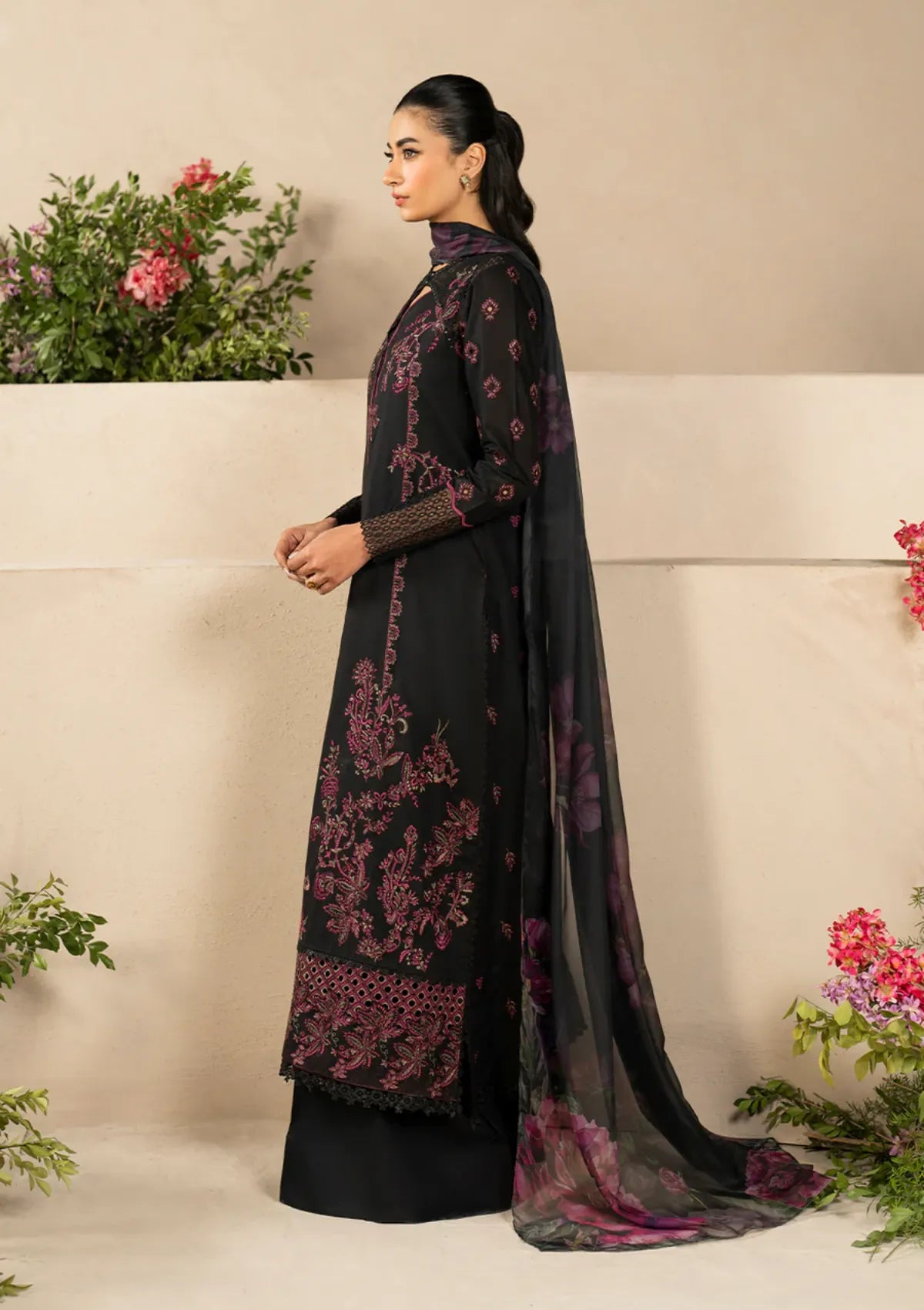 mohsin-saeed-fabrics-affordable-luxury-outfits-for-daily-formal-and-wedding-wear-This-product-is-from-iznik-festive-eid-lawn25-efl-03-is-available-on-Mohsin-saeed-fabrics-website.