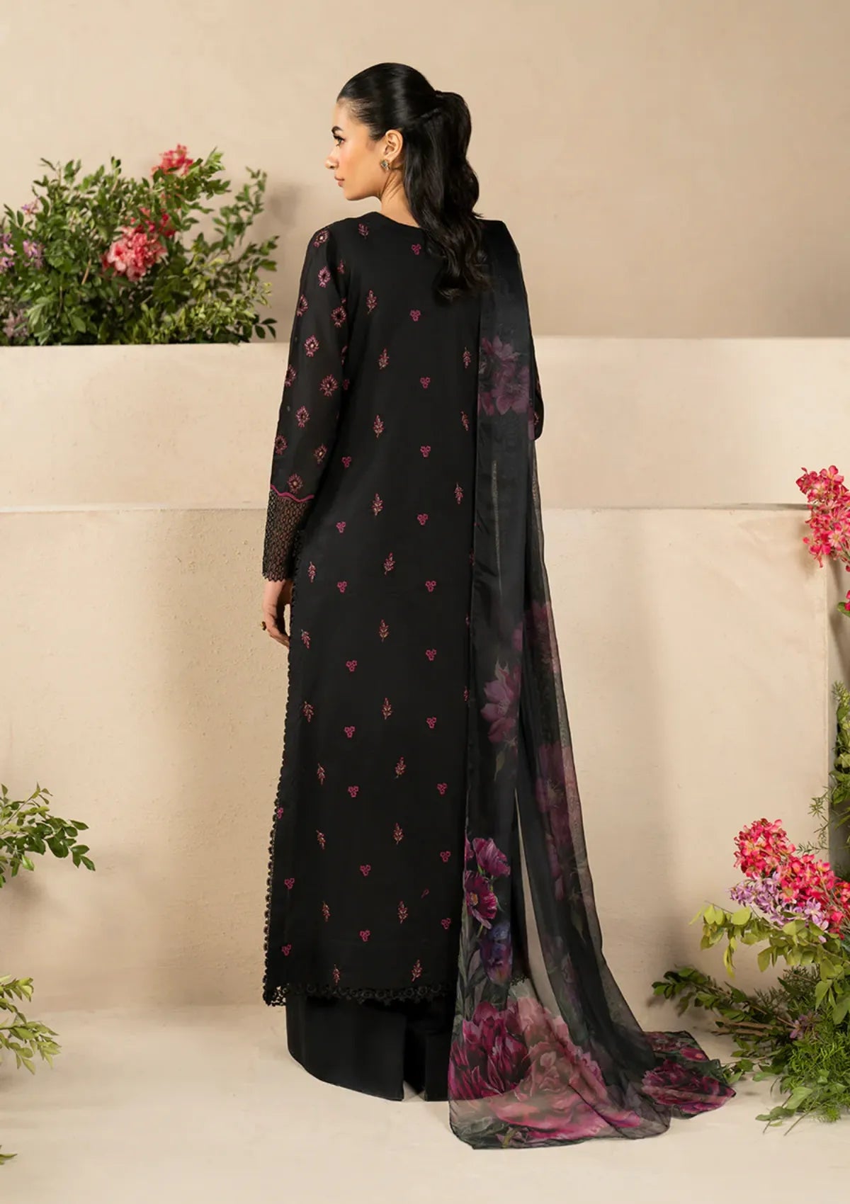 mohsin-saeed-fabrics-affordable-luxury-outfits-for-daily-formal-and-wedding-wear-This-product-is-from-iznik-festive-eid-lawn25-efl-03-is-available-on-Mohsin-saeed-fabrics-website.