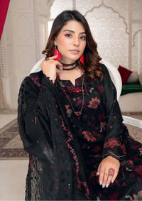 mohsin-saeed-fabrics-is-selling-online-and-in stores-Luxury-daily-wear-wedding-wear-formal-wear-in-budgeted-price-This-product-is-from-riaz-arts-dastak-luxury-lawn25-d-03-is-available-on-Mohsin-saeed-fabrics-website.