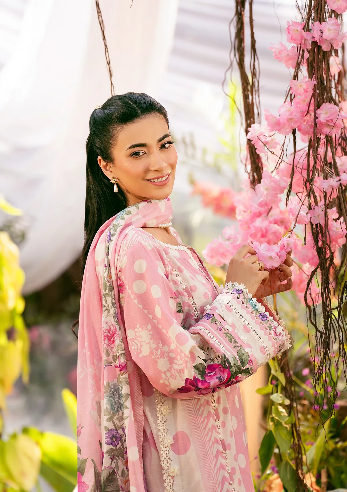 mohsin-saeed-fabrics-designer-daily-wear-formal-and-wedding-suits-within-budget-This-product-is-from-elaf-prints-lawn25-vol-2-eps-2a-rose-dusk-is-available-on-Mohsin-saeed-fabrics-website.