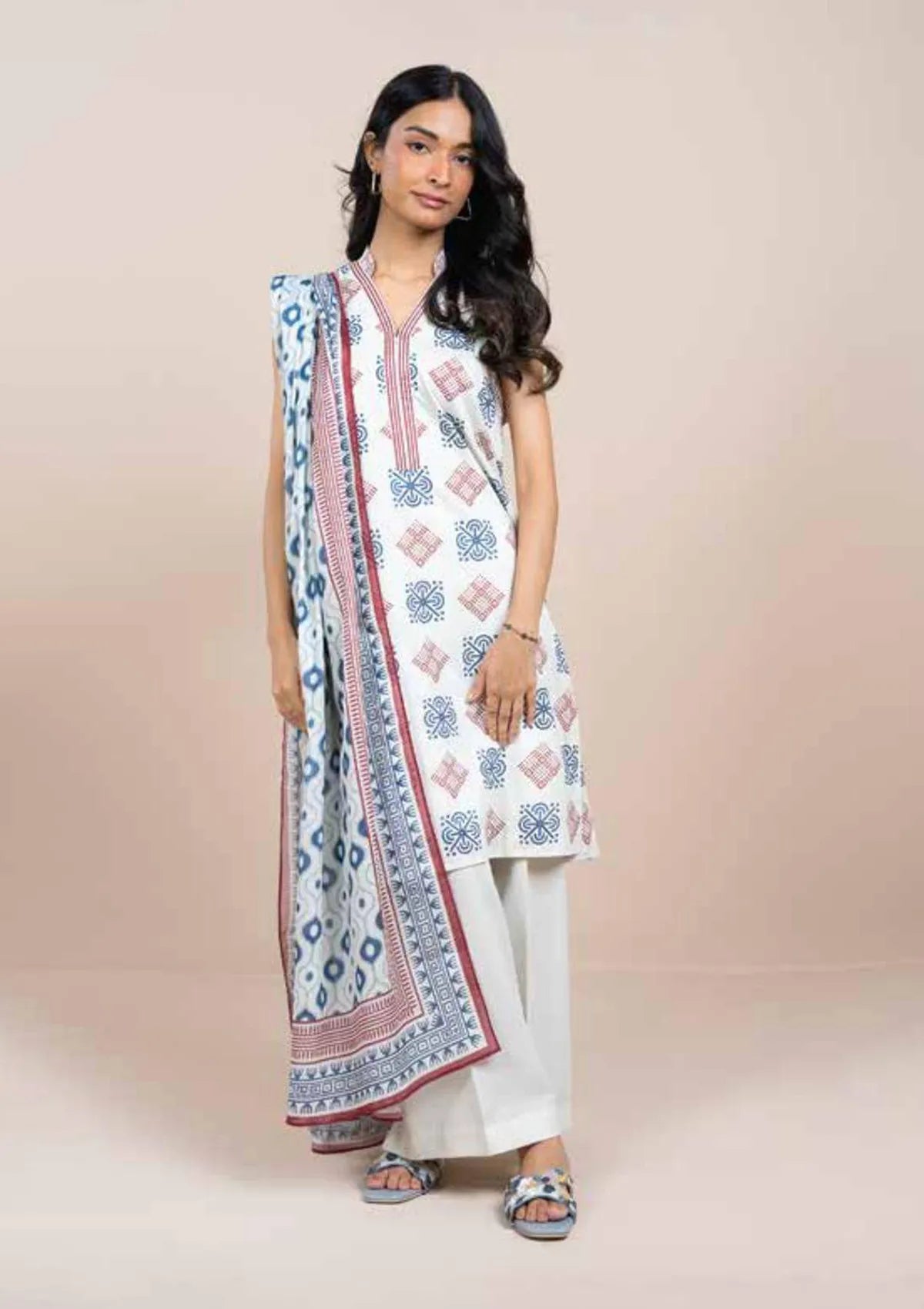 mohsin-saeed-fabrics-is-selling-online-and-in stores-Luxury-daily-wear-wedding-wear-formal-wear-in-budgeted-price-This-product-is-from-alkaram-printed-lawn25-msb25-48-off-white-is-available-on-Mohsin-saeed-fabrics-website.