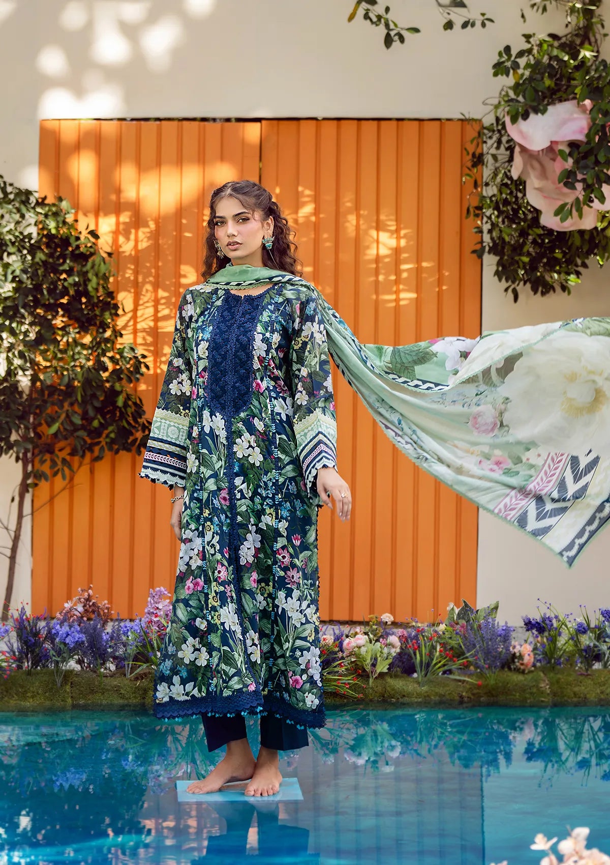 mohsin-saeed-fabrics-designer-daily-wear-formal-and-wedding-suits-within-budget-This-product-is-from-elaf-prints-lawn25-vol-2-eps-1a-meadow-muse-is-available-on-Mohsin-saeed-fabrics-website.
