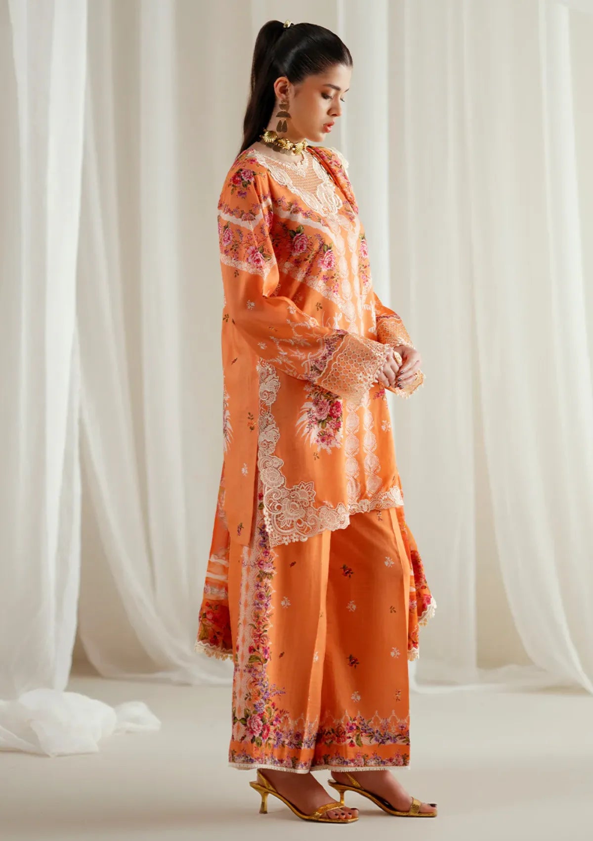 mohsin-saeed-fabrics-is-selling-online-and-in stores-Luxury-daily-wear-wedding-wear-formal-wear-in-budgeted-price-This-product-is-from-bin-ilyas-eres-bonita-viscose25-1101-a-is-available-on-Mohsin-saeed-fabrics-website.