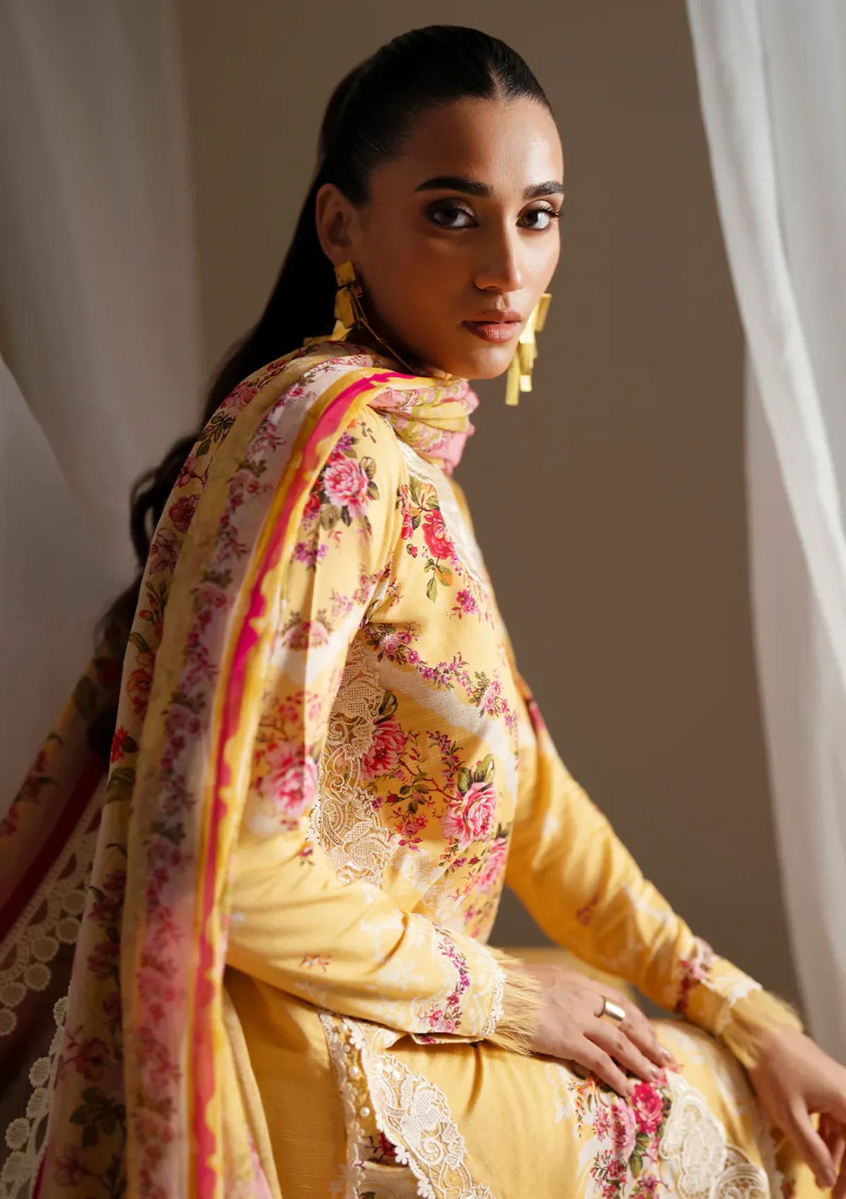 mohsin-saeed-fabrics-is-selling-online-and-in stores-Luxury-daily-wear-wedding-wear-formal-wear-in-budgeted-price-This-product-is-from-bin-ilyas-eres-bonita-viscose25-1101-b-is-available-on-Mohsin-saeed-fabrics-website.