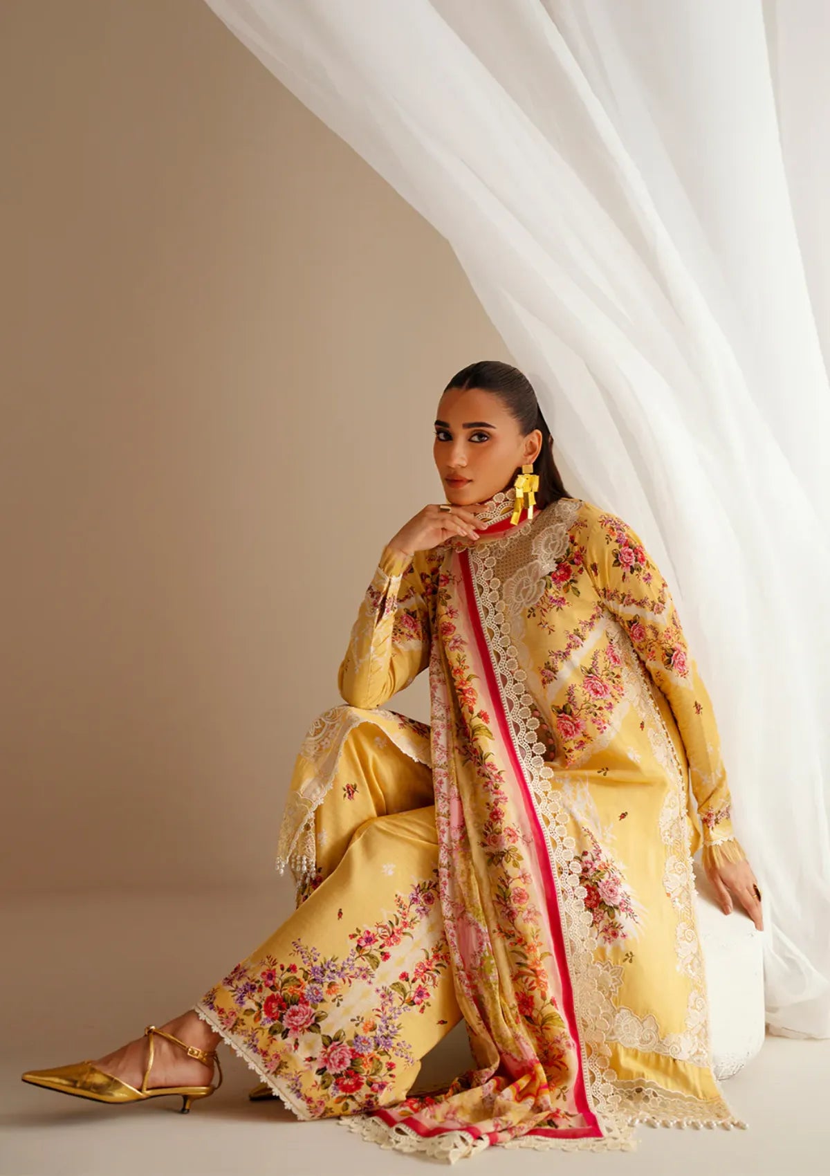 mohsin-saeed-fabrics-is-selling-online-and-in stores-Luxury-daily-wear-wedding-wear-formal-wear-in-budgeted-price-This-product-is-from-bin-ilyas-eres-bonita-viscose25-1101-b-is-available-on-Mohsin-saeed-fabrics-website.