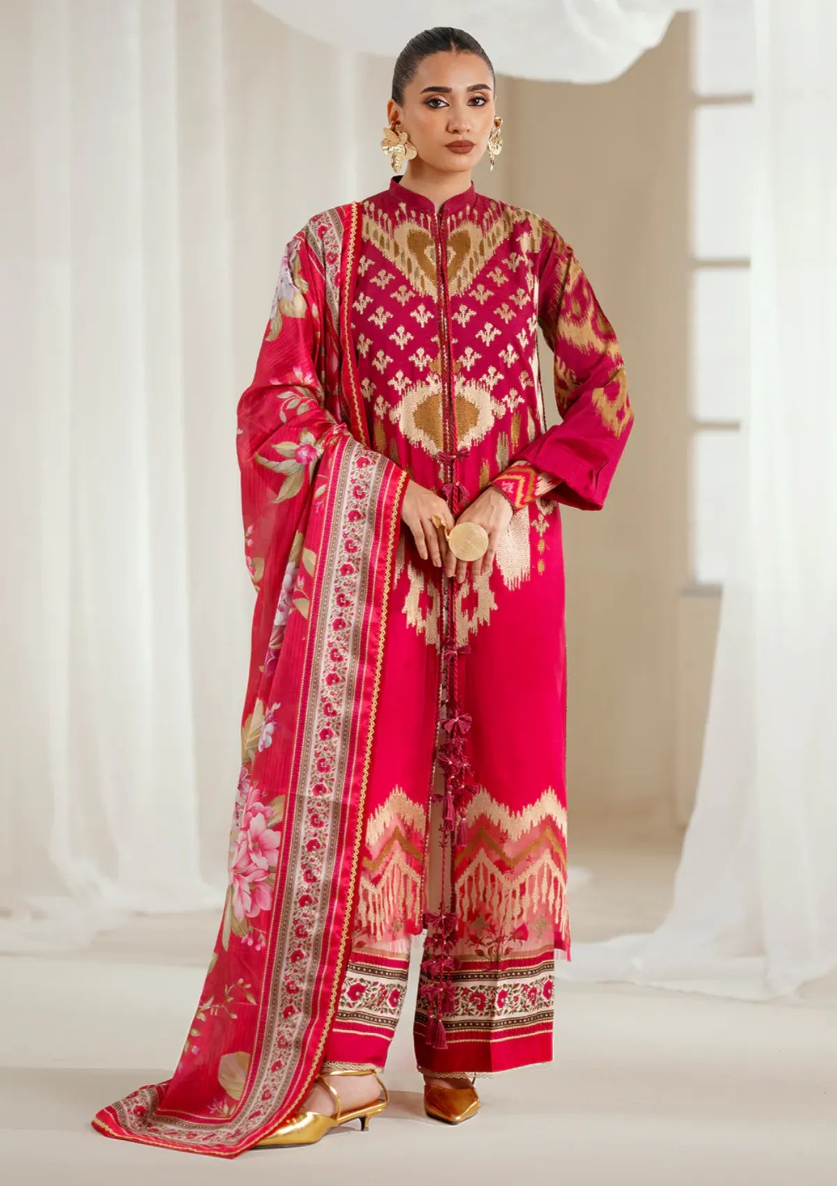 mohsin-saeed-fabrics-is-selling-online-and-in stores-Luxury-daily-wear-wedding-wear-formal-wear-in-budgeted-price-This-product-is-from-bin-ilyas-eres-bonita-viscose25-1102-a-is-available-on-Mohsin-saeed-fabrics-website.