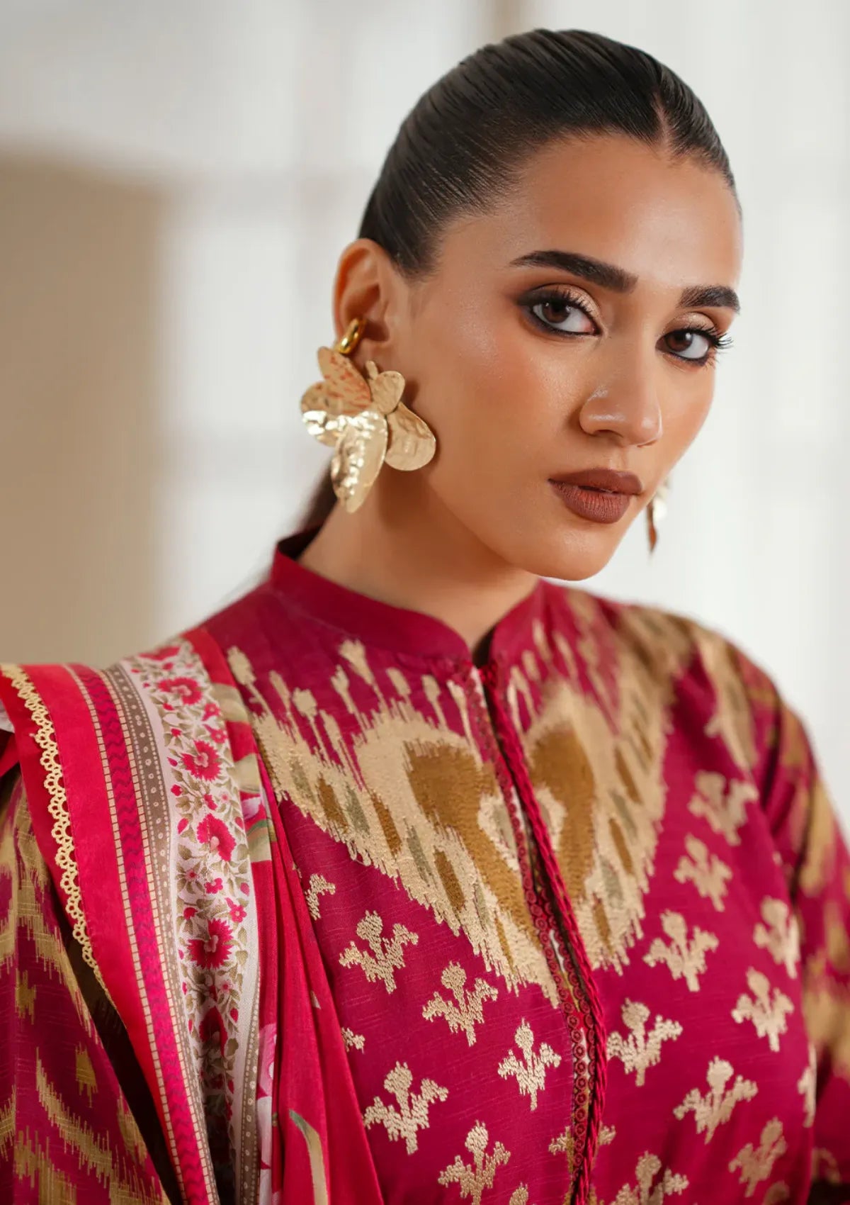 mohsin-saeed-fabrics-is-selling-online-and-in stores-Luxury-daily-wear-wedding-wear-formal-wear-in-budgeted-price-This-product-is-from-bin-ilyas-eres-bonita-viscose25-1102-a-is-available-on-Mohsin-saeed-fabrics-website.