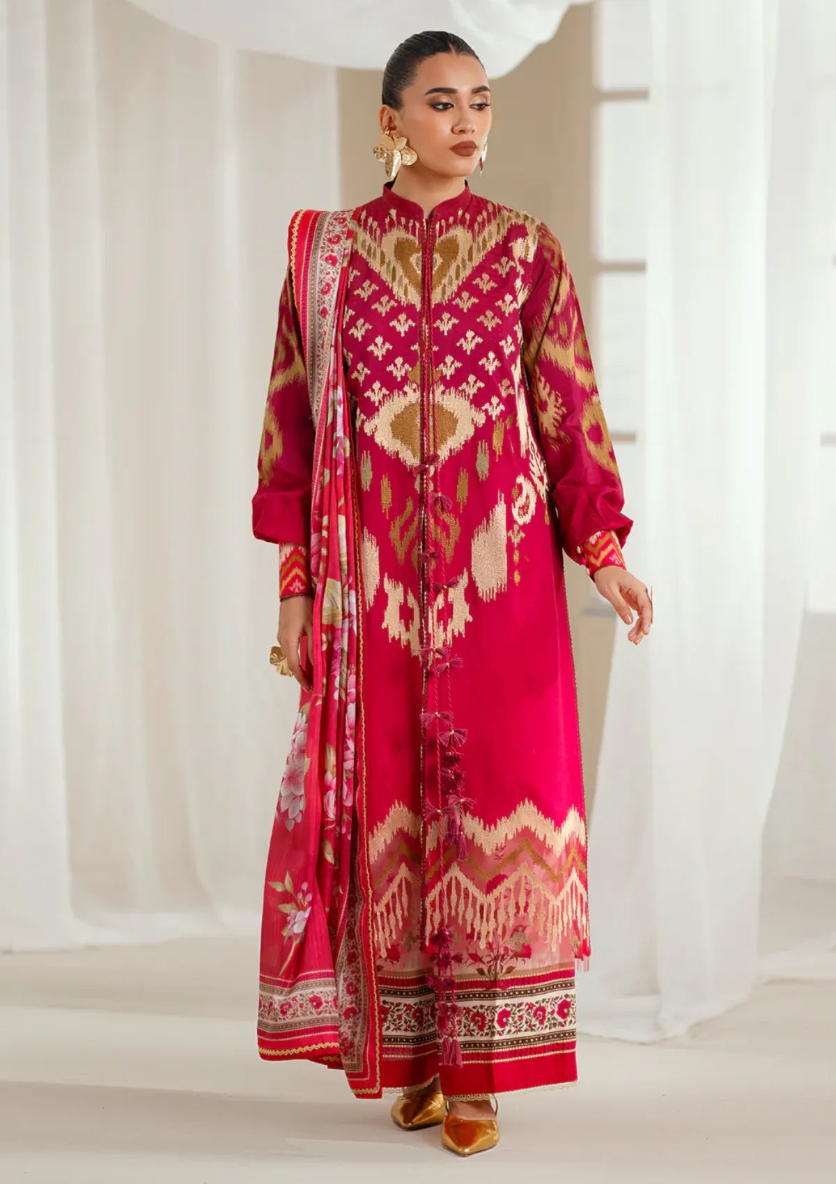 mohsin-saeed-fabrics-is-selling-online-and-in stores-Luxury-daily-wear-wedding-wear-formal-wear-in-budgeted-price-This-product-is-from-bin-ilyas-eres-bonita-viscose25-1102-a-is-available-on-Mohsin-saeed-fabrics-website.