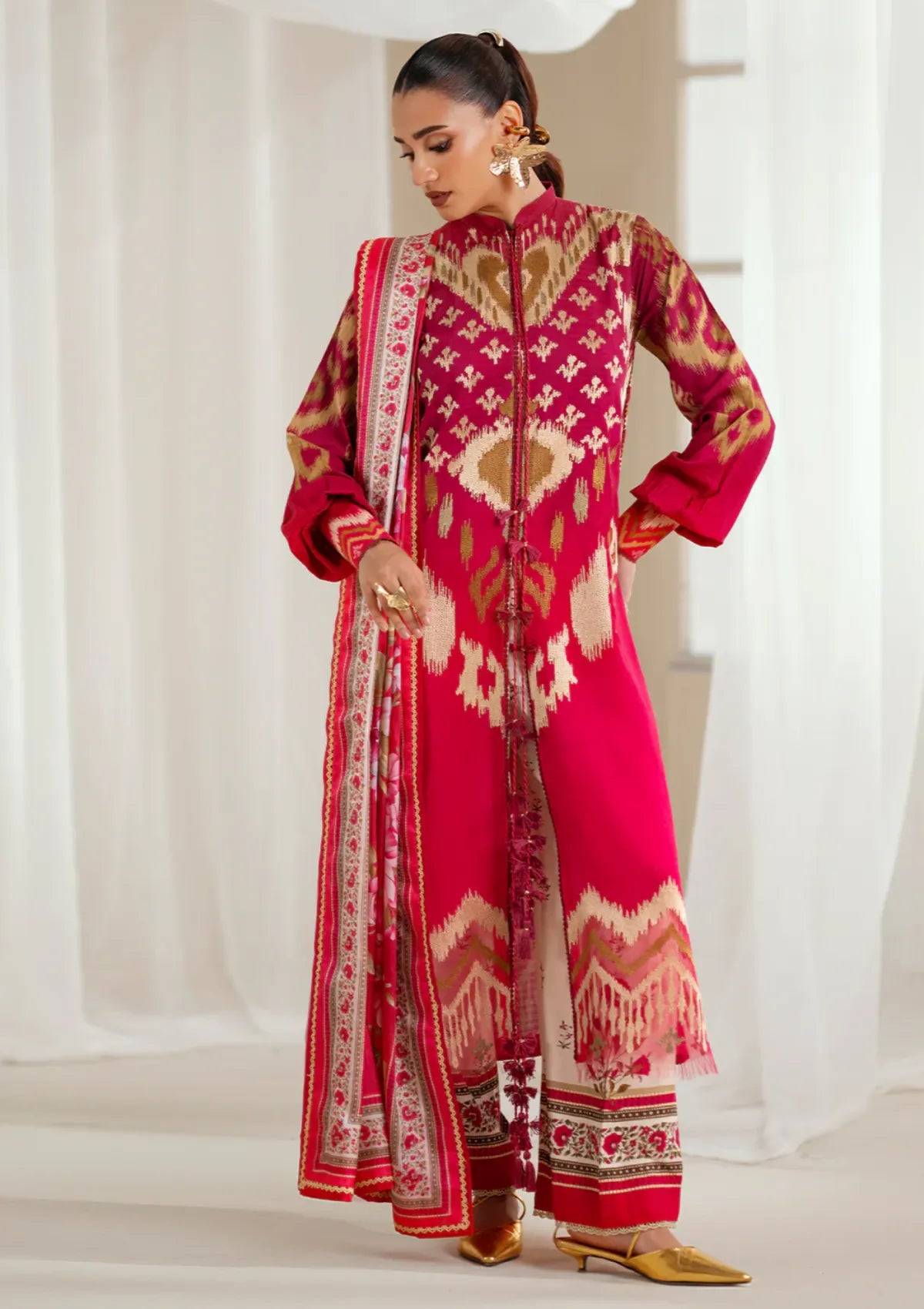 mohsin-saeed-fabrics-is-selling-online-and-in stores-Luxury-daily-wear-wedding-wear-formal-wear-in-budgeted-price-This-product-is-from-bin-ilyas-eres-bonita-viscose25-1102-a-is-available-on-Mohsin-saeed-fabrics-website.