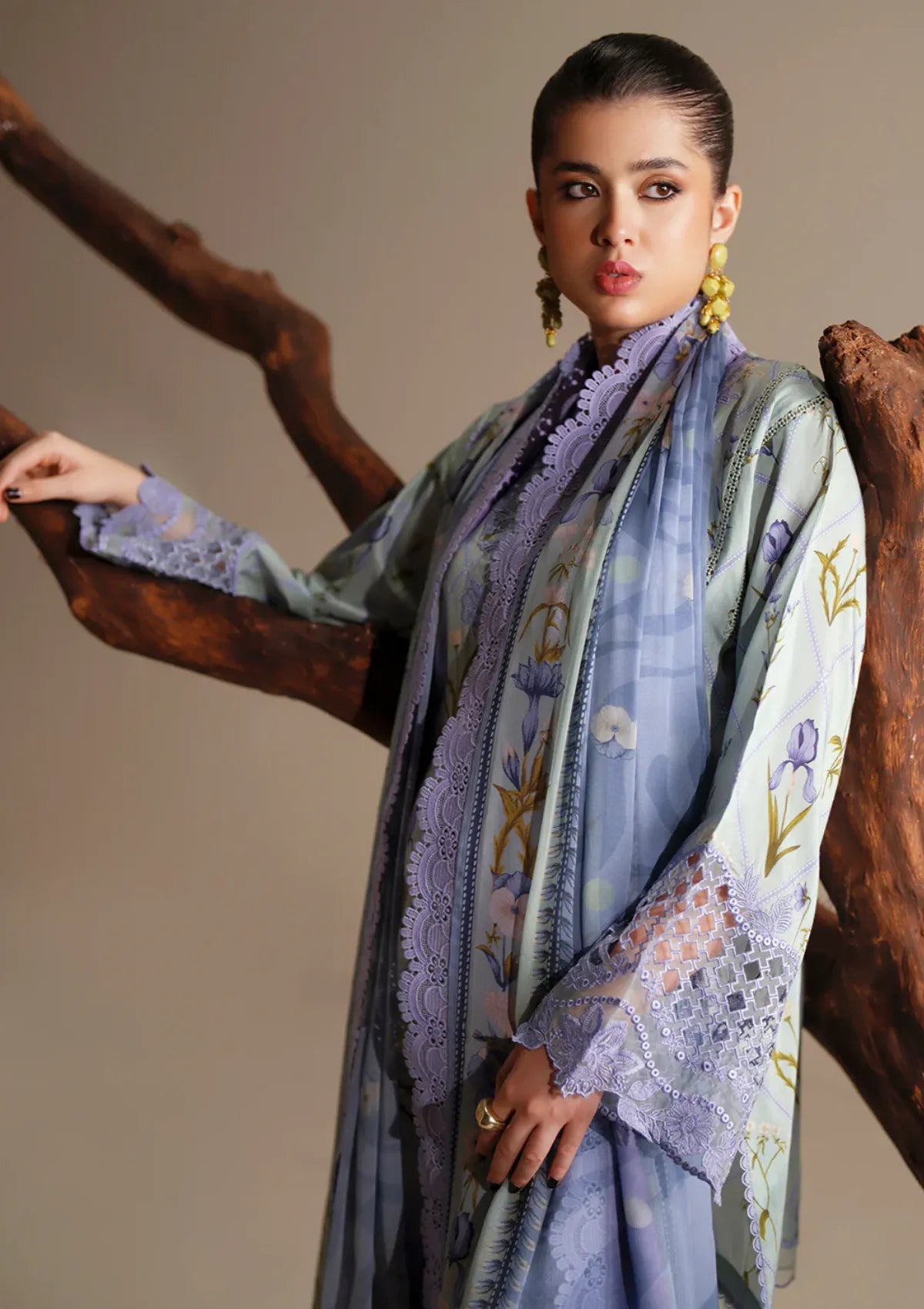 mohsin-saeed-fabrics-is-selling-online-and-in stores-Luxury-daily-wear-wedding-wear-formal-wear-in-budgeted-price-This-product-is-from-bin-ilyas-eres-bonita-viscose25-1103-a-is-available-on-Mohsin-saeed-fabrics-website.