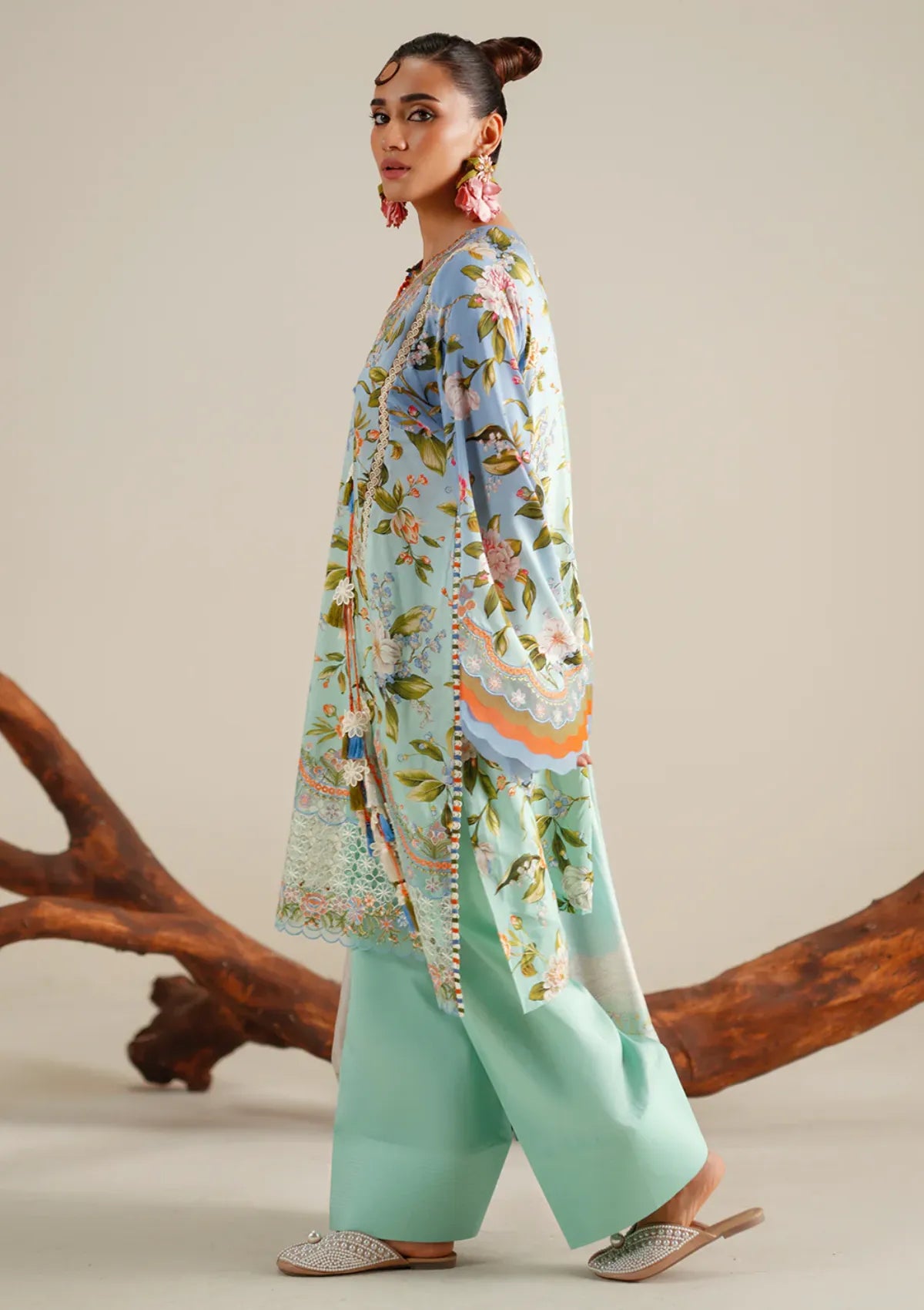 mohsin-saeed-fabrics-is-selling-online-and-in stores-Luxury-daily-wear-wedding-wear-formal-wear-in-budgeted-price-This-product-is-from-bin-ilyas-eres-bonita-viscose25-1105-b-is-available-on-Mohsin-saeed-fabrics-website.