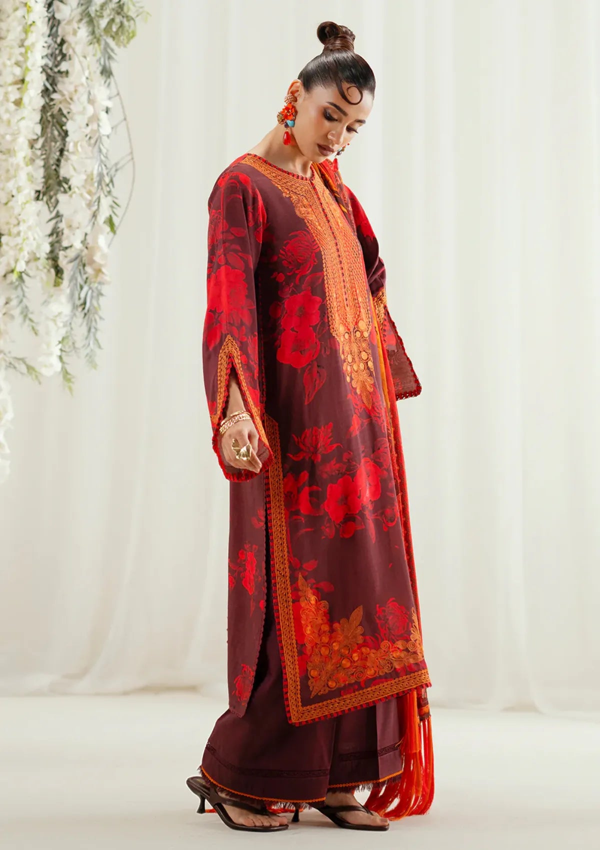 mohsin-saeed-fabrics-is-selling-online-and-in stores-Luxury-daily-wear-wedding-wear-formal-wear-in-budgeted-price-This-product-is-from-bin-ilyas-eres-bonita-viscose25-1106-a-is-available-on-Mohsin-saeed-fabrics-website.