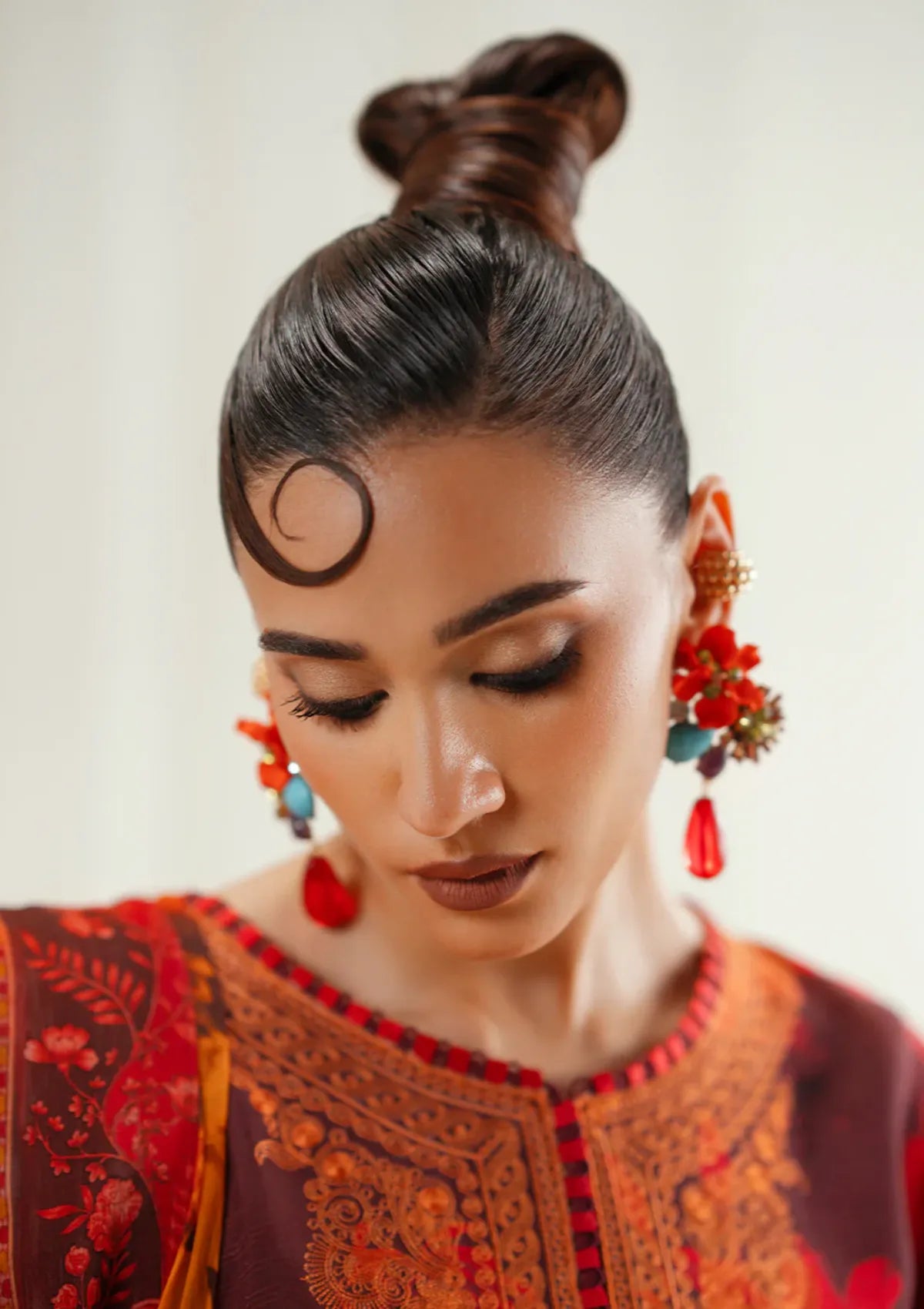 mohsin-saeed-fabrics-is-selling-online-and-in stores-Luxury-daily-wear-wedding-wear-formal-wear-in-budgeted-price-This-product-is-from-bin-ilyas-eres-bonita-viscose25-1106-a-is-available-on-Mohsin-saeed-fabrics-website.