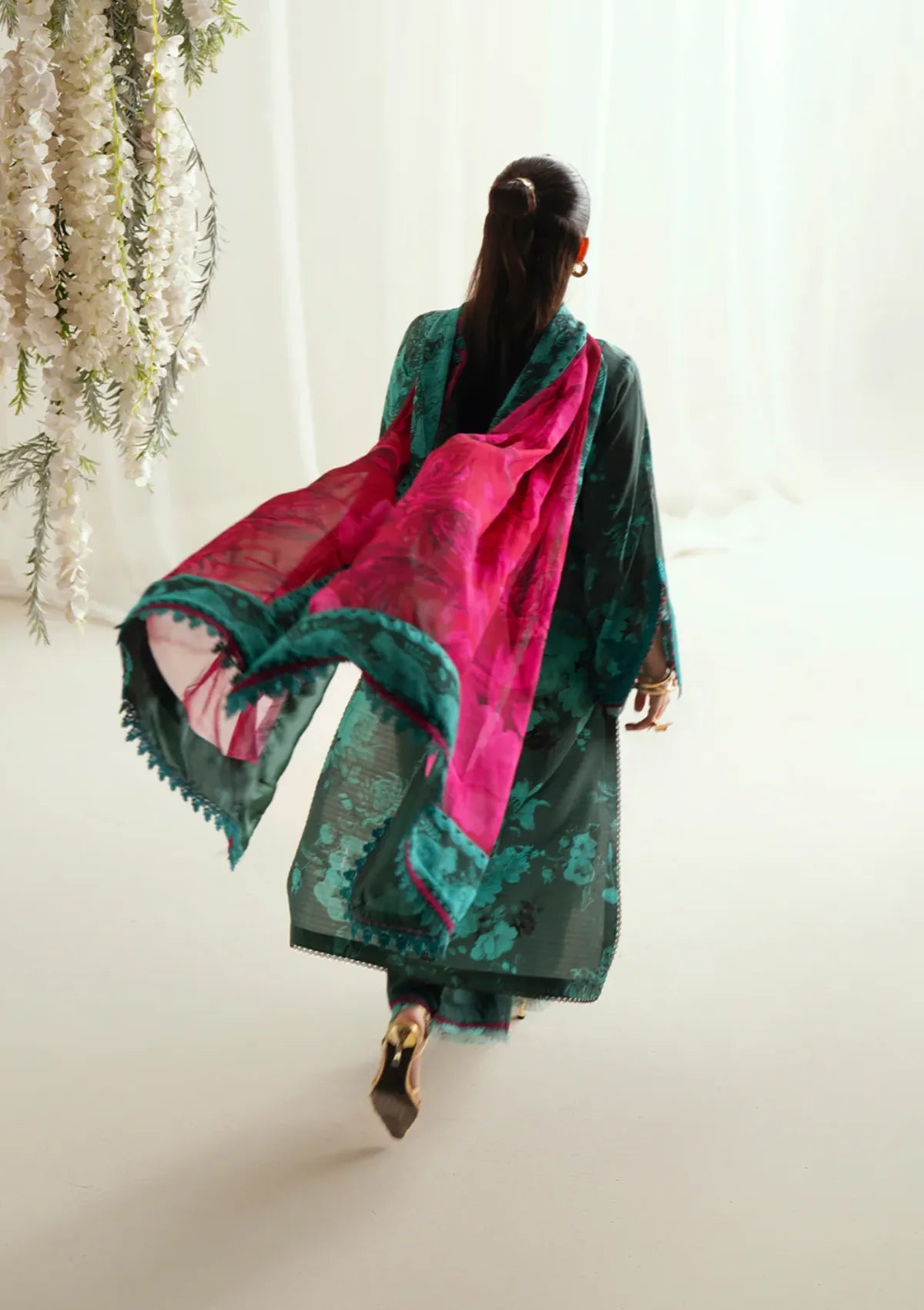 mohsin-saeed-fabrics-is-selling-online-and-in stores-Luxury-daily-wear-wedding-wear-formal-wear-in-budgeted-price-This-product-is-from-bin-ilyas-eres-bonita-viscose25-1106-b-is-available-on-Mohsin-saeed-fabrics-website.