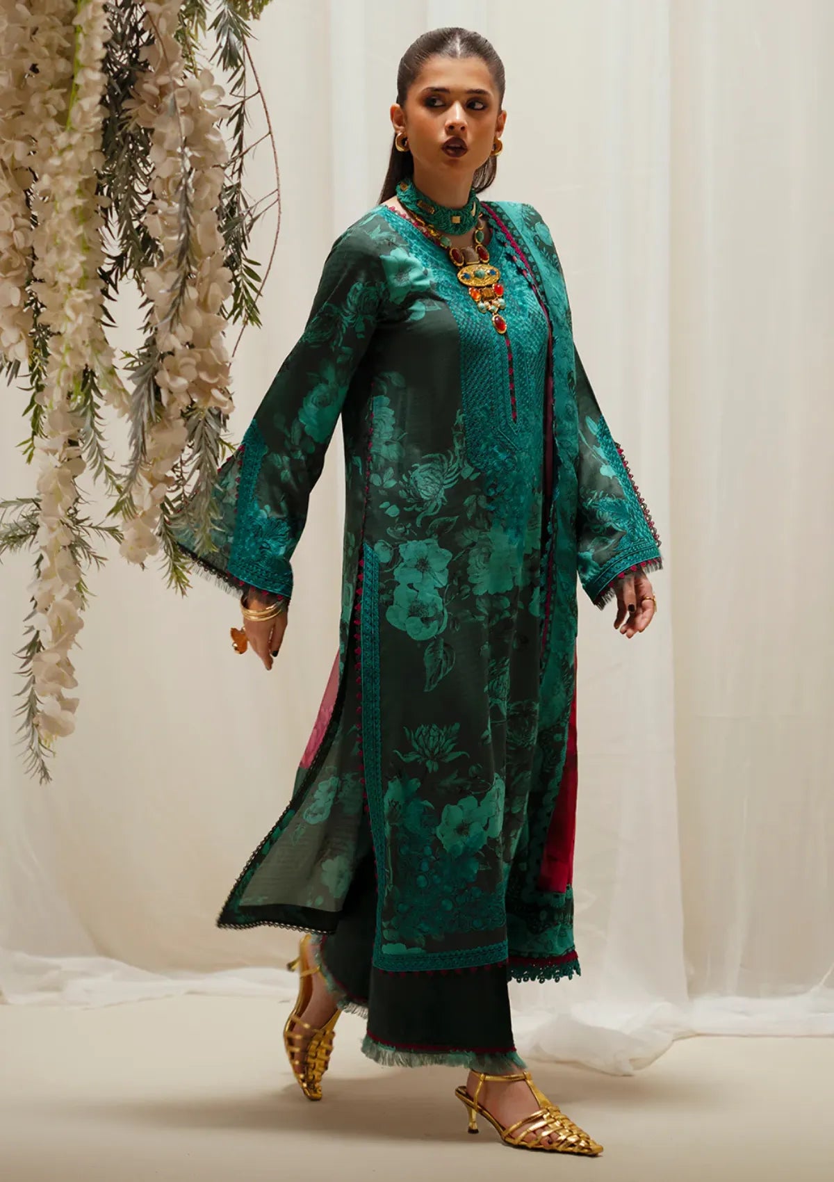 mohsin-saeed-fabrics-is-selling-online-and-in stores-Luxury-daily-wear-wedding-wear-formal-wear-in-budgeted-price-This-product-is-from-bin-ilyas-eres-bonita-viscose25-1106-b-is-available-on-Mohsin-saeed-fabrics-website.