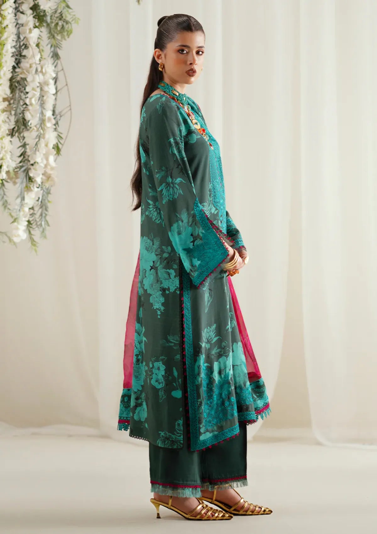 mohsin-saeed-fabrics-is-selling-online-and-in stores-Luxury-daily-wear-wedding-wear-formal-wear-in-budgeted-price-This-product-is-from-bin-ilyas-eres-bonita-viscose25-1106-b-is-available-on-Mohsin-saeed-fabrics-website.