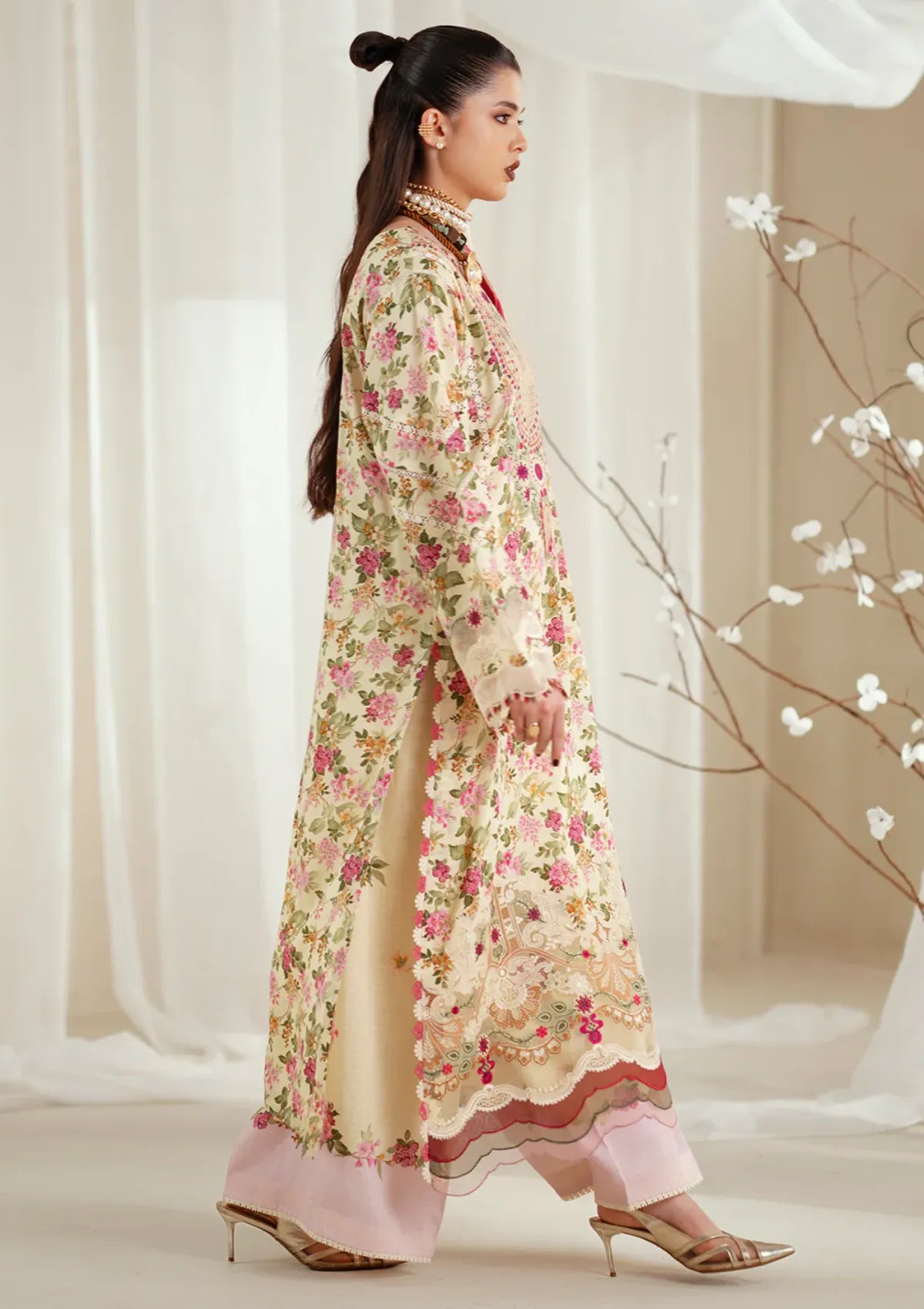 mohsin-saeed-fabrics-is-selling-online-and-in stores-Luxury-daily-wear-wedding-wear-formal-wear-in-budgeted-price-This-product-is-from-bin-ilyas-eres-bonita-viscose25-1107-a-is-available-on-Mohsin-saeed-fabrics-website.