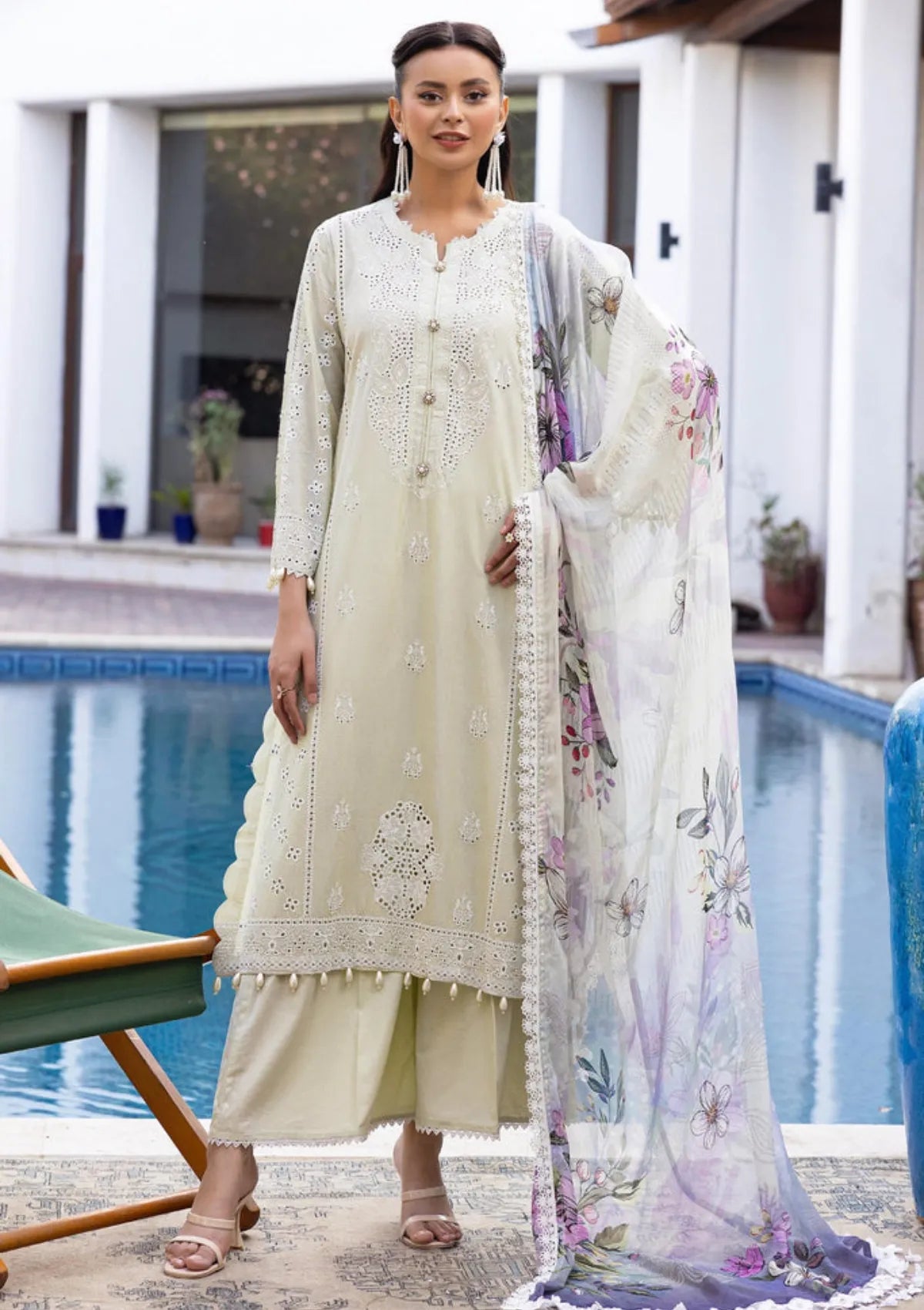 mohsin-saeed-fabrics-is-selling-online-and-in stores-Luxury-daily-wear-wedding-wear-formal-wear-in-budgeted-price-This-product-is-from-khoobsurat-omnia-luxury-lawn25-o-211-is-available-on-Mohsin-saeed-fabrics-website.