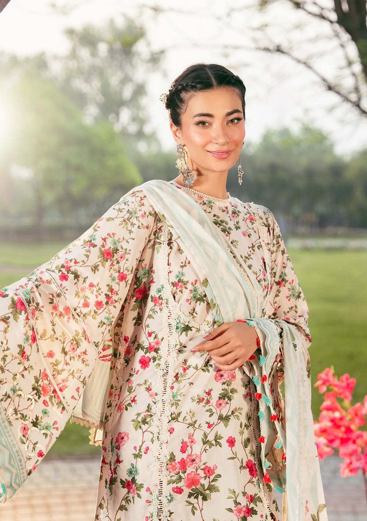 mohsin-saeed-fabrics-designer-daily-wear-formal-and-wedding-suits-within-budget-This-product-is-from-elaf-prints-lawn25-vol-2-eps-3b-day-bloom-is-available-on-Mohsin-saeed-fabrics-website.