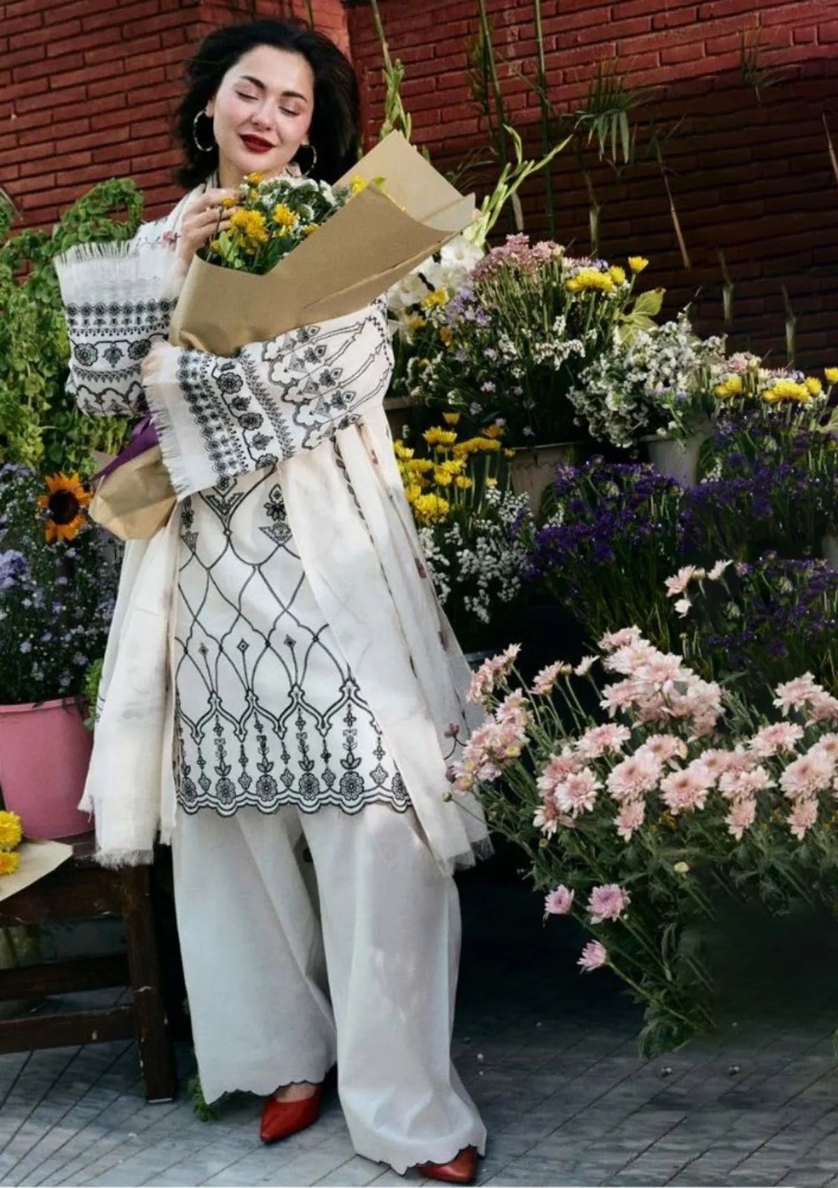 mohsin-saeed-fabrics-affordable-luxury-outfits-for-daily-formal-and-wedding-wear-This-product-is-from-coco-by-zara-shahjahan-lawn-drop-225-d-2b-iris-is-available-on-Mohsin-saeed-fabrics-website.