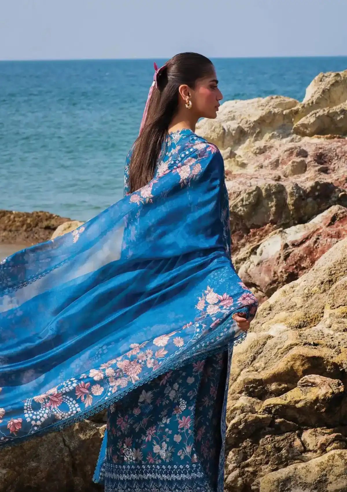 mohsin-saeed-fabrics-is-selling-online-and-in stores-Luxury-daily-wear-wedding-wear-formal-wear-in-budgeted-price-This-product-is-from-afrozeh-endless-summer-lawn25-al-25-v6-08-noa-is-available-on-Mohsin-saeed-fabrics-website.