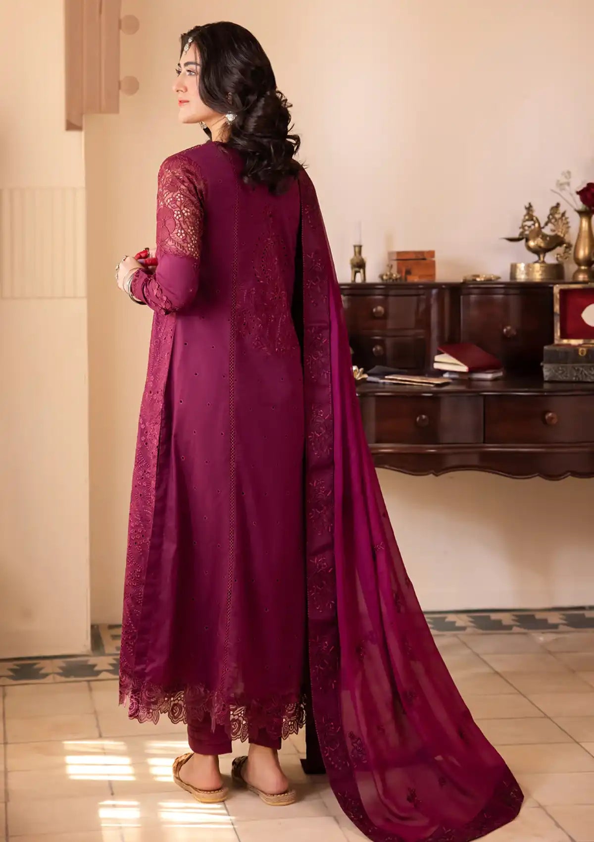 Iznik Nani Ka Ghar Eid Lawn'24 NKG-11 - Mohsin Saeed Fabrics