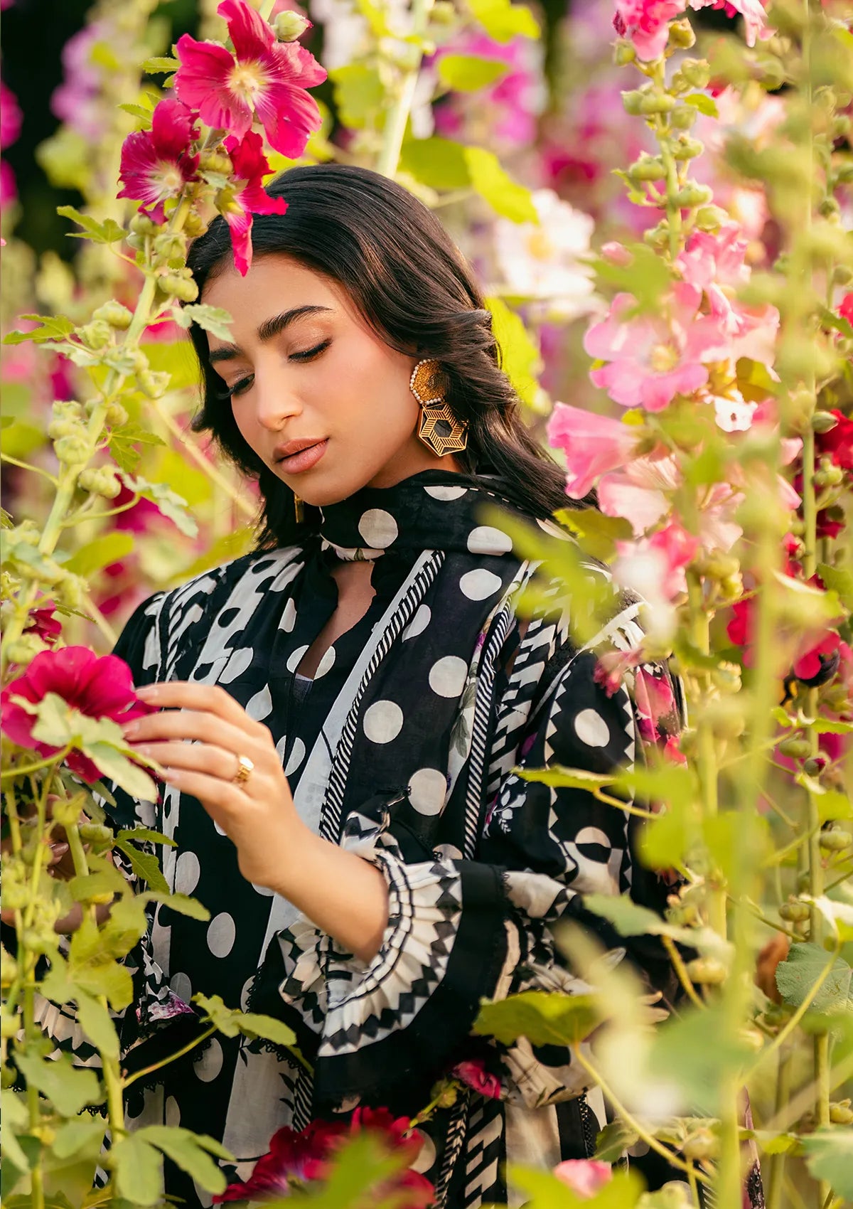 mohsin-saeed-fabrics-designer-daily-wear-formal-and-wedding-suits-within-budget-This-product-is-from-elaf-prints-lawn25-vol-2-eps-2b-mystic-noir-is-available-on-Mohsin-saeed-fabrics-website.