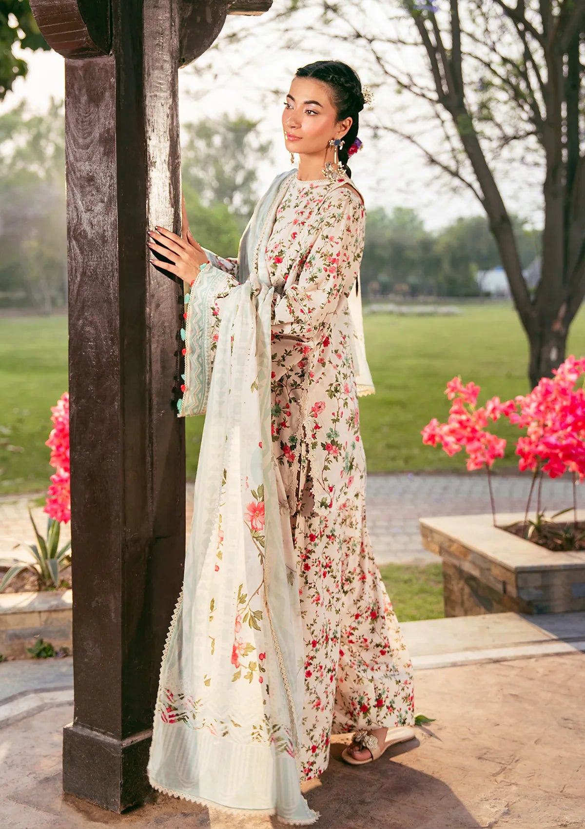 mohsin-saeed-fabrics-designer-daily-wear-formal-and-wedding-suits-within-budget-This-product-is-from-elaf-prints-lawn25-vol-2-eps-3b-day-bloom-is-available-on-Mohsin-saeed-fabrics-website.