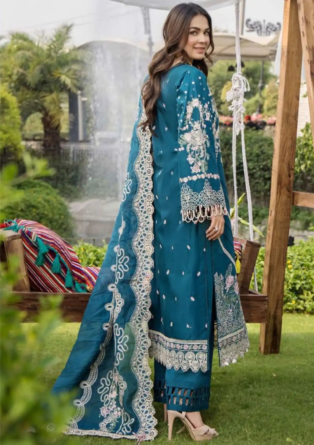 mohsin-saeed-fabrics-is-selling-online-and-in stores-Luxury-daily-wear-wedding-wear-formal-wear-in-budgeted-price-This-product-is-from-eshaisha-luxury-lawn25-ea-ll-5545-is-available-on-Mohsin-saeed-fabrics-website.