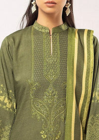 mohsin-saeed-fabrics-designer-daily-wear-formal-and-wedding-suits-within-budget-This-product-is-from-rang-brang-by-nur25-rb-202-is-available-on-Mohsin-saeed-fabrics-website.