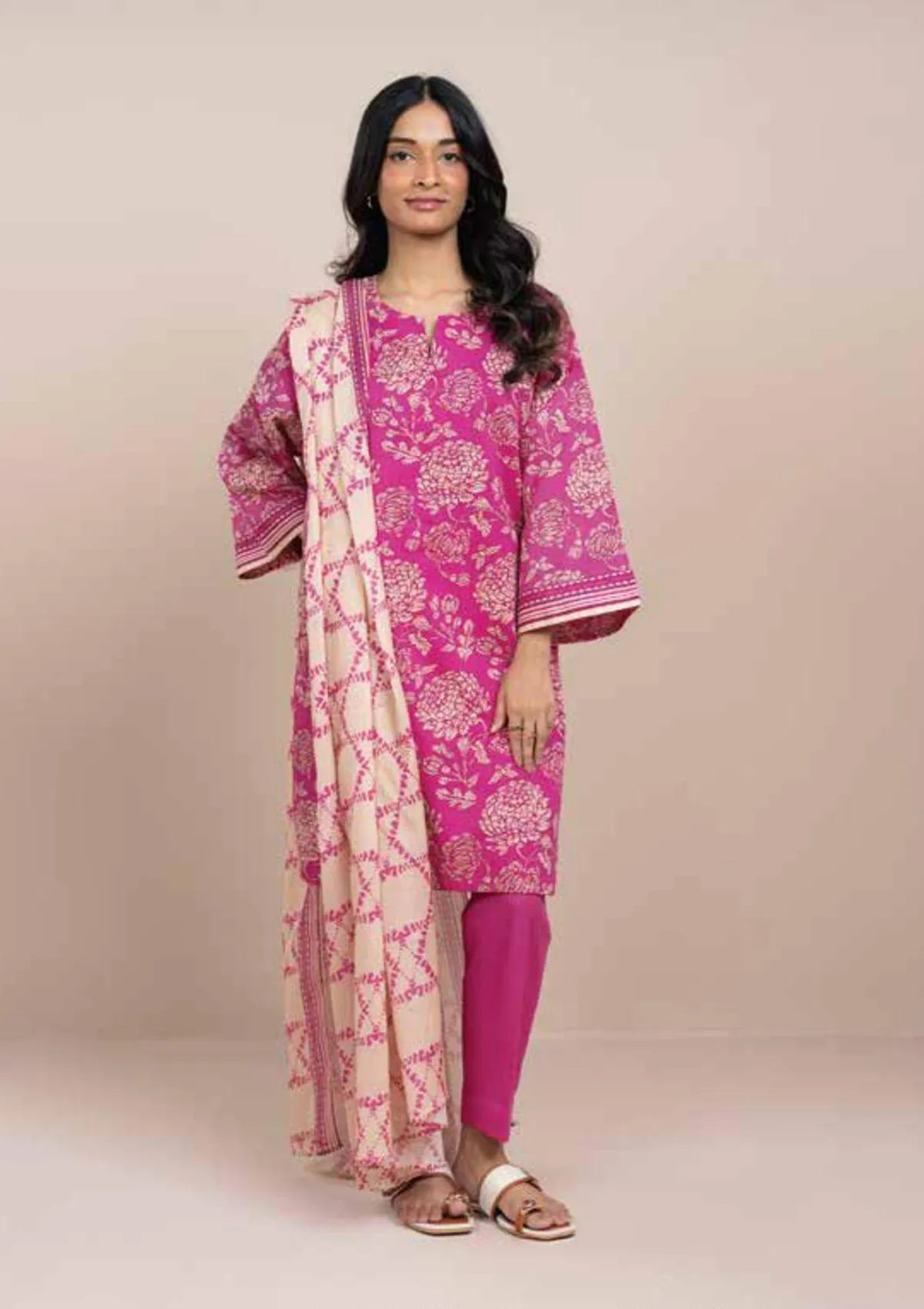 mohsin-saeed-fabrics-is-selling-online-and-in stores-Luxury-daily-wear-wedding-wear-formal-wear-in-budgeted-price-This-product-is-from-alkaram-printed-lawn25-msb25-22-pink-is-available-on-Mohsin-saeed-fabrics-website.