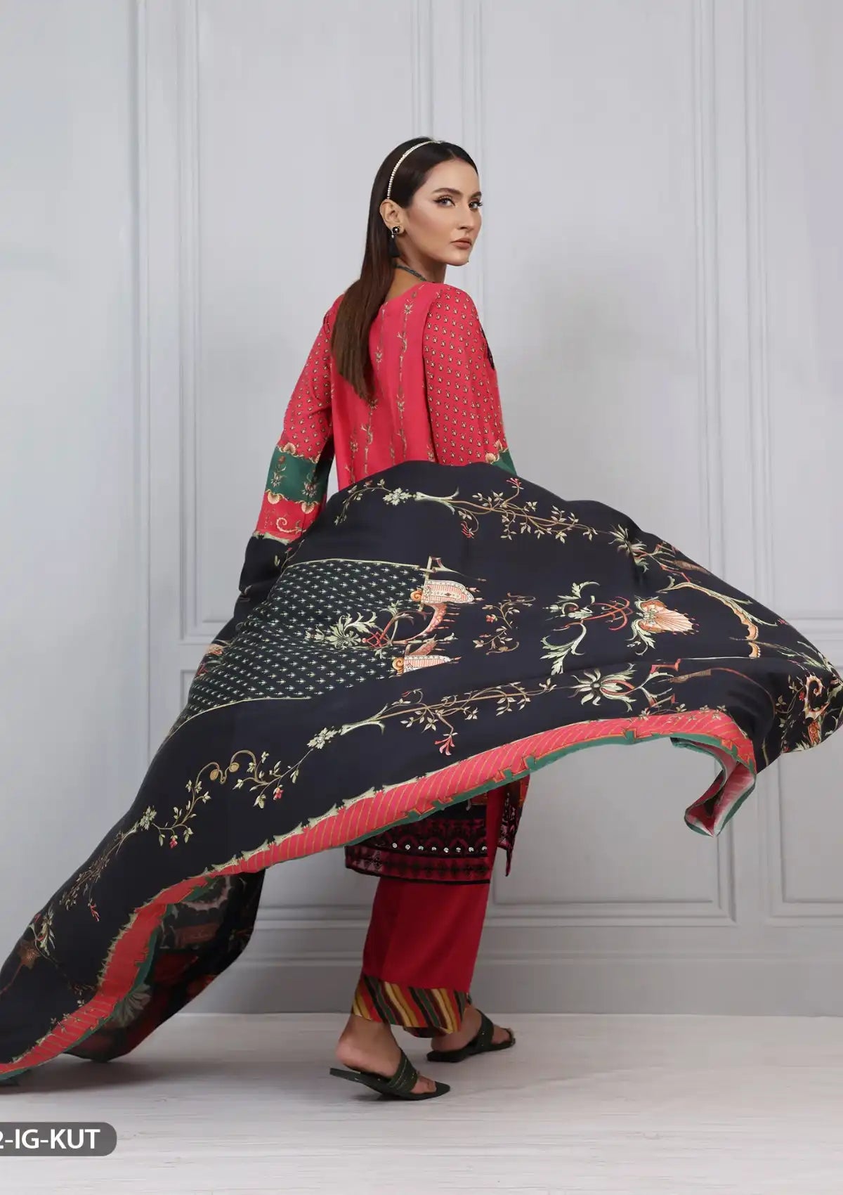 ShaPosh Casual Pret (16182-IG-KUT) - Mohsin Saeed Fabrics