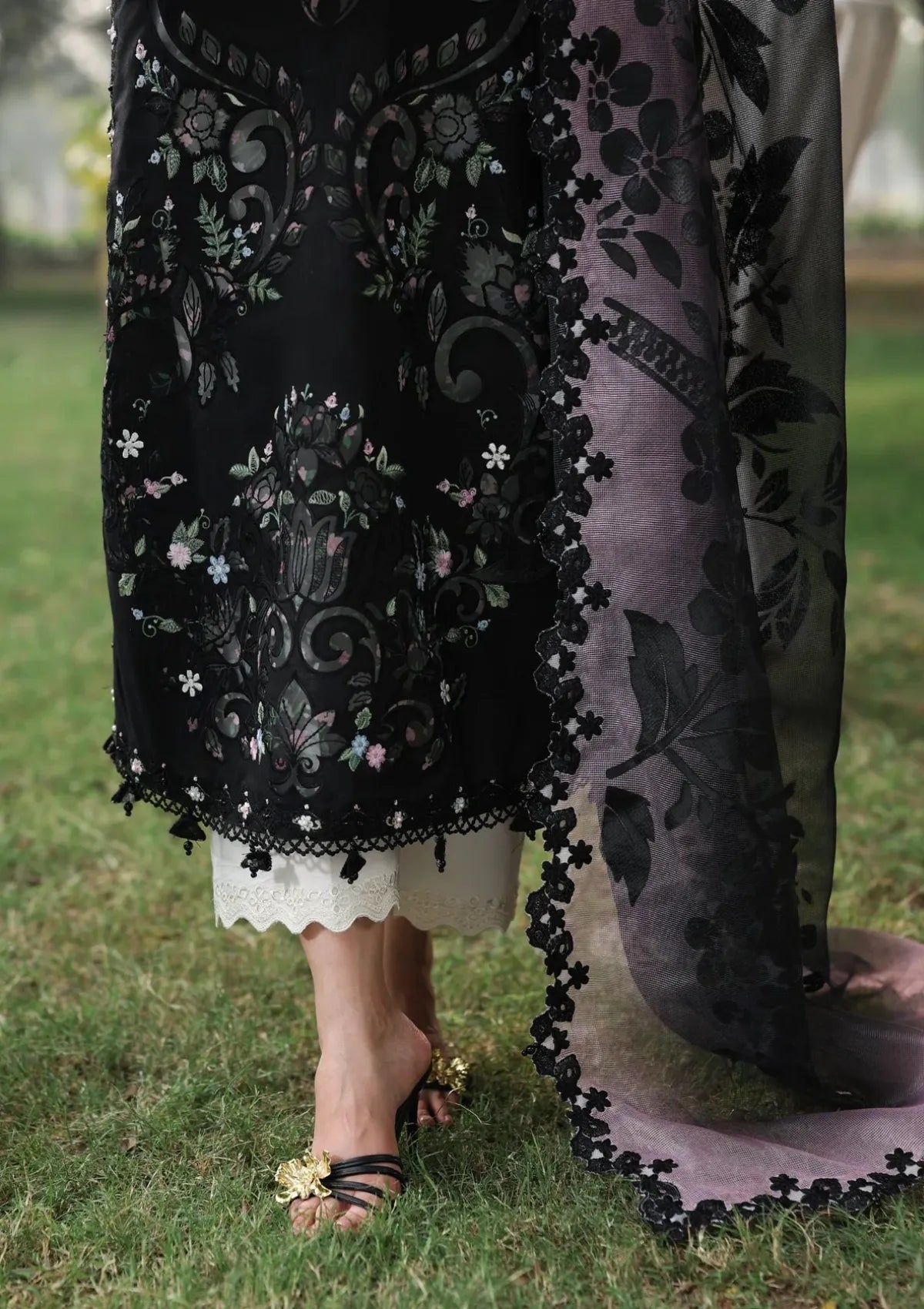 Sardinia Tales Of Petals'26 D-1504B MIDNIGHT BLOOM