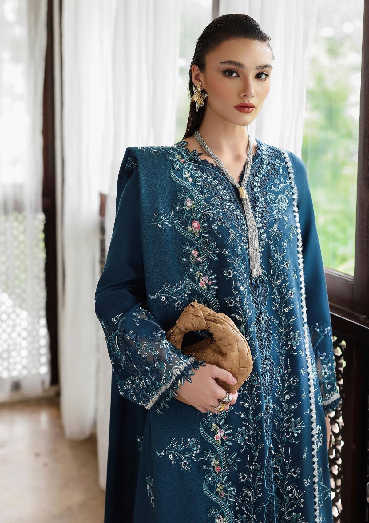 mohsin-saeed-fabrics-luxury-fashion-collection-daily-wear-wedding-and-formal-in-budget-This-product-is-from-qalamkar-qline-linen25-kl-05-lush-is-available-on-Mohsin-saeed-fabrics-website.