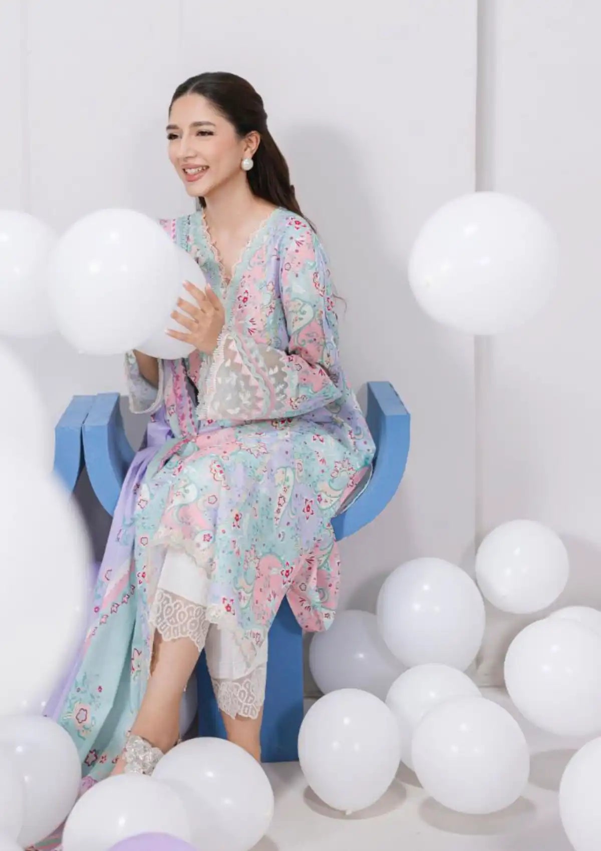 mohsin-saeed-fabrics-is-selling-online-and-in stores-Luxury-daily-wear-wedding-wear-formal-wear-in-budgeted-price-This-product-is-from-qalamkar-qprints-lawn25-vol-2-em-03a-jade-is-available-on-Mohsin-saeed-fabrics-website.