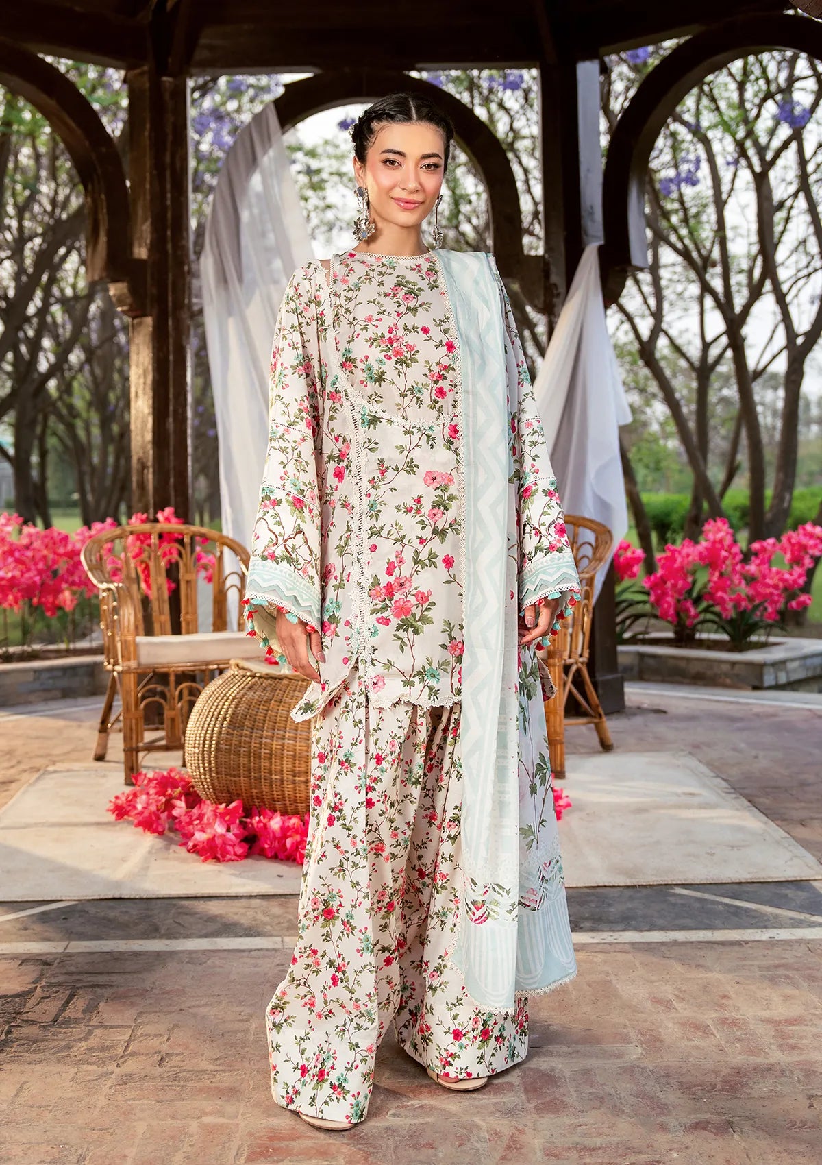 mohsin-saeed-fabrics-designer-daily-wear-formal-and-wedding-suits-within-budget-This-product-is-from-elaf-prints-lawn25-vol-2-eps-3b-day-bloom-is-available-on-Mohsin-saeed-fabrics-website.