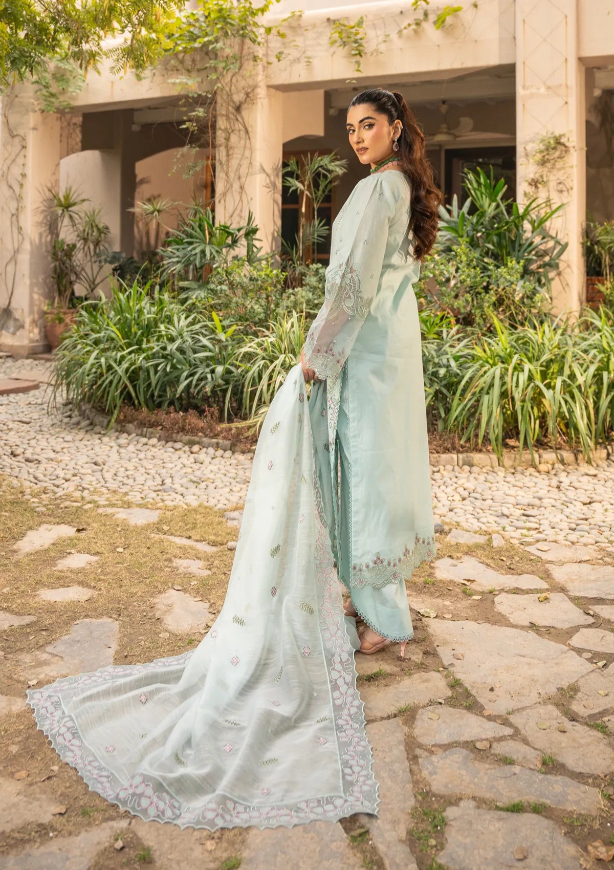 Zebtan Mehru Emb Lawn'26 MZ-07
