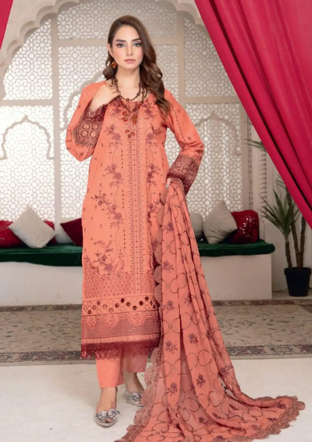 mohsin-saeed-fabrics-is-selling-online-and-in stores-Luxury-daily-wear-wedding-wear-formal-wear-in-budgeted-price-This-product-is-from-riaz-arts-dastak-luxury-lawn25-d-06-is-available-on-Mohsin-saeed-fabrics-website.
