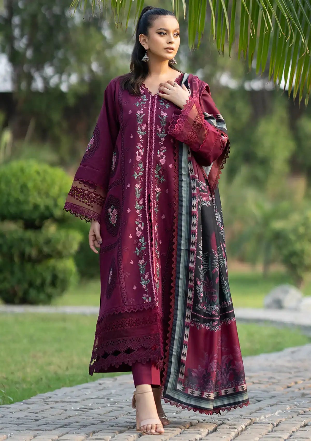 Bin Ilyas Janan Winter Khaddar'23 D-1914-A - Mohsin Saeed Fabrics
